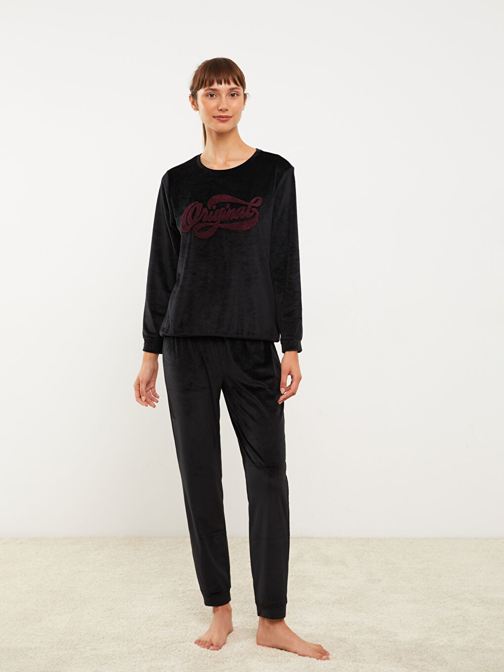 Siyah Bisiklet Yaka Nakışlı Uzun Kollu Kadın Pijama Takımı-2