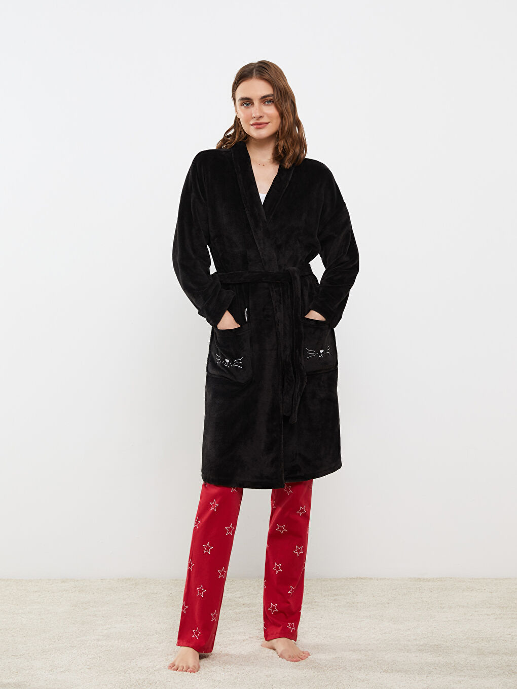 Siyah Şal Yaka Baskılı Uzun Kollu Pelüş Kadın Sabahlık