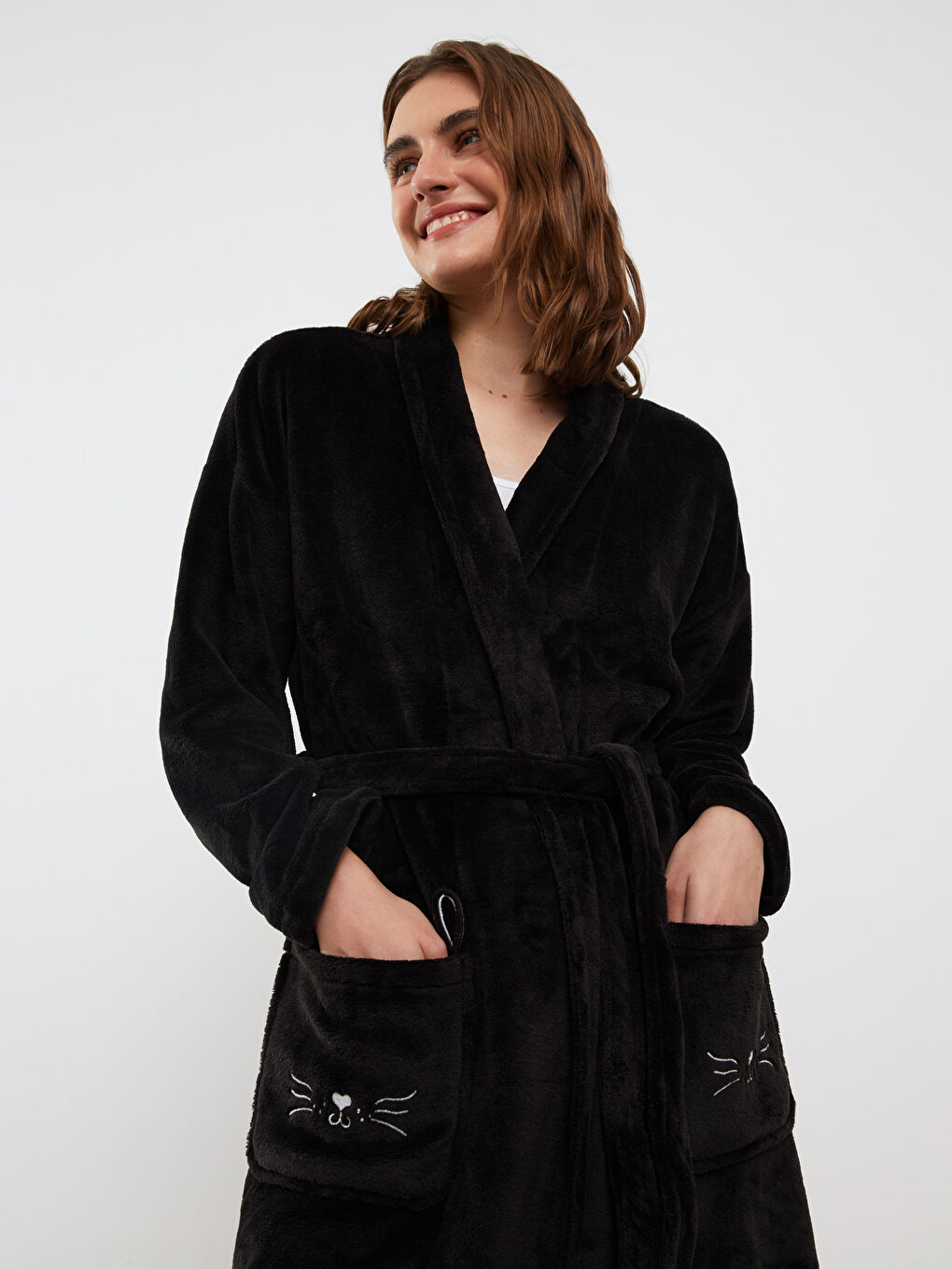 Siyah Şal Yaka Baskılı Uzun Kollu Pelüş Kadın Sabahlık-2