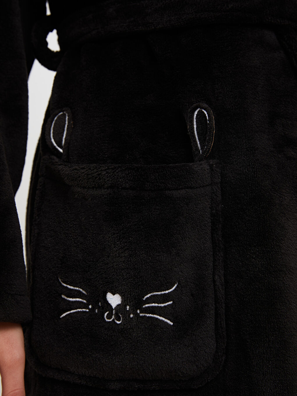 Siyah Şal Yaka Baskılı Uzun Kollu Pelüş Kadın Sabahlık-3