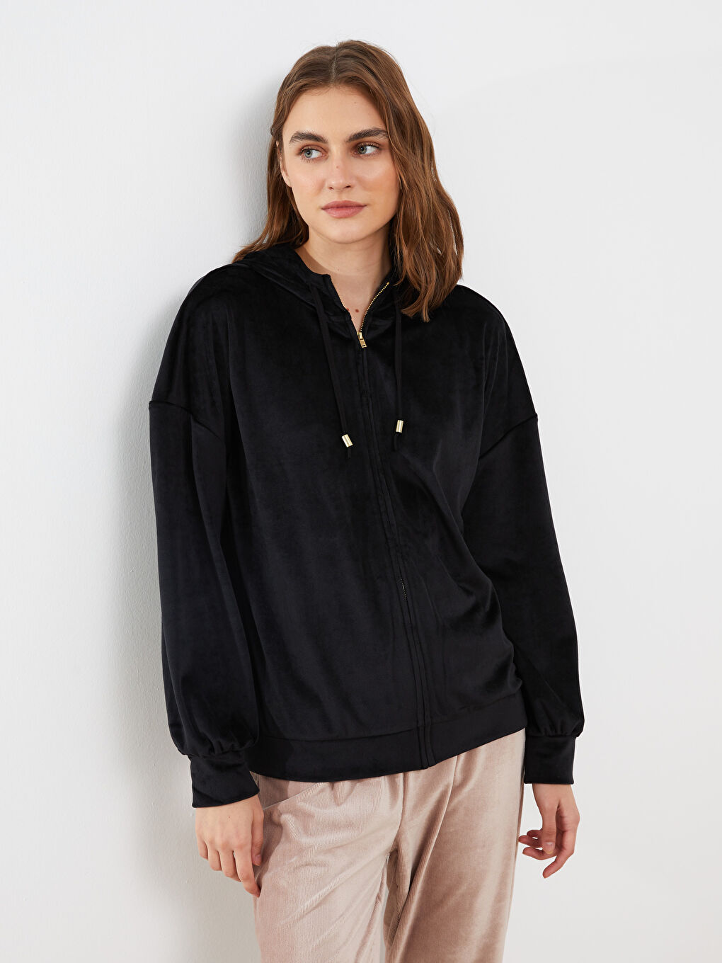 LCW DREAM Kapüşonlu Düz Uzun Kollu Kadife Kadın Pijama Üst -W21989Z8-CVL