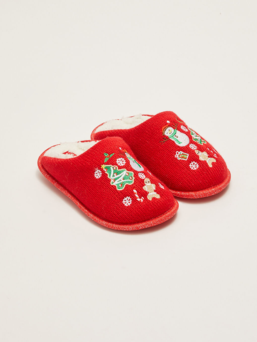 LCW STEPS Chaussons de maison fermés brodés pour garçon -W22026Z4-CRT