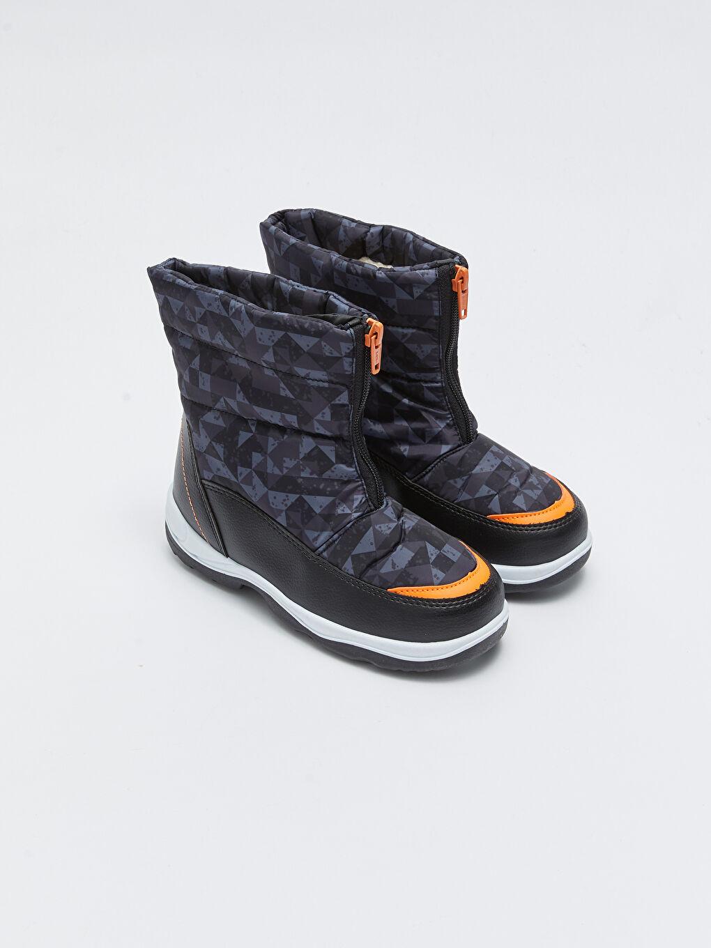 LCW STEPS Schnee-Stiefel für Jungen mit Camouflage-Muster und Reißverschluss -W22151Z4-CWN