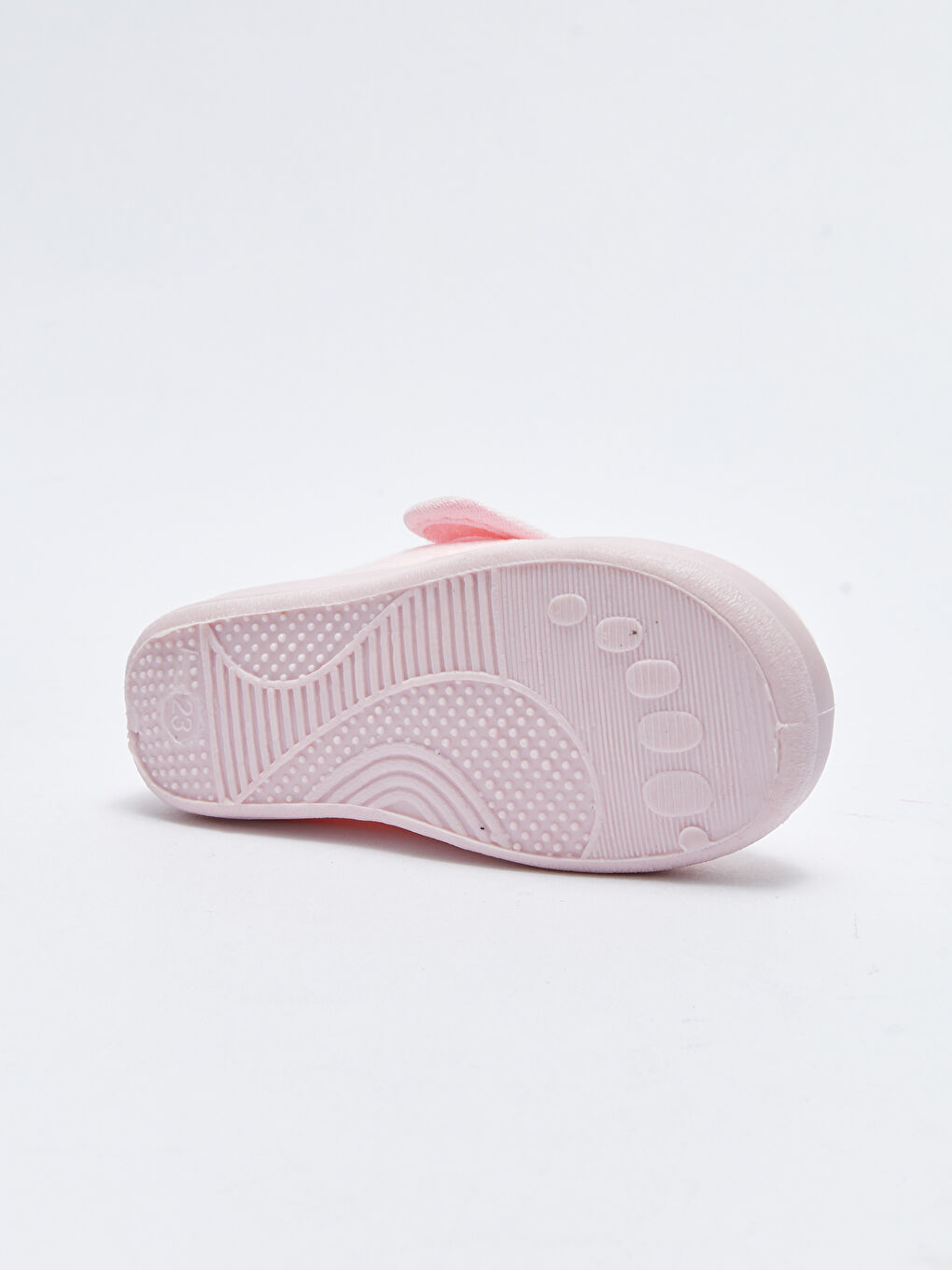 Pantoufles Bébé Fille à Détails Brodés avec Crochet et Boucle-3