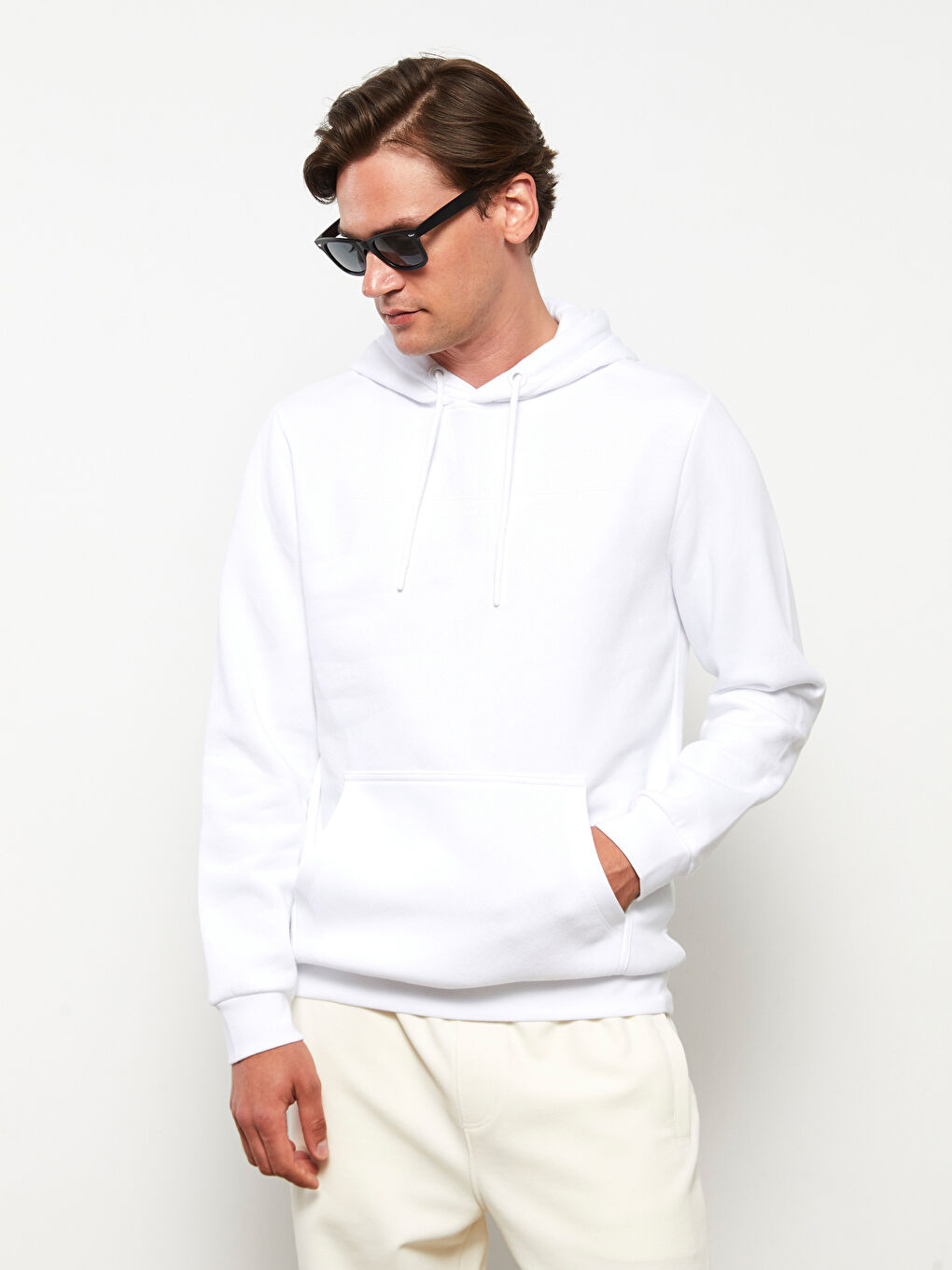 LCWAIKIKI Classic Uzun Kollu Baskılı Erkek Kalın Hoodie -W22338Z8-Q6K