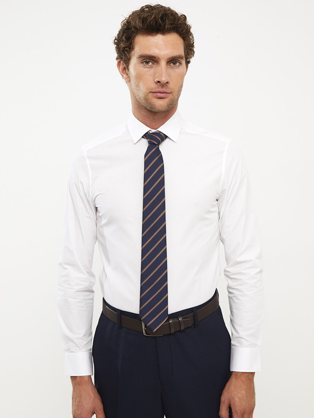 LCWAIKIKI Formal Muška slim-fit poplin košulja - dugi rukav -W22403Z8-Q6K