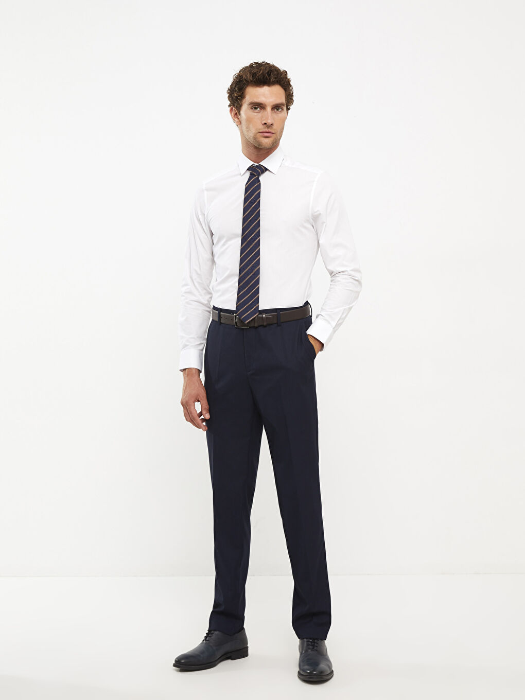 LCWAIKIKI Formal Muška slim-fit poplin košulja - dugi rukav -W22403Z8-Q6K