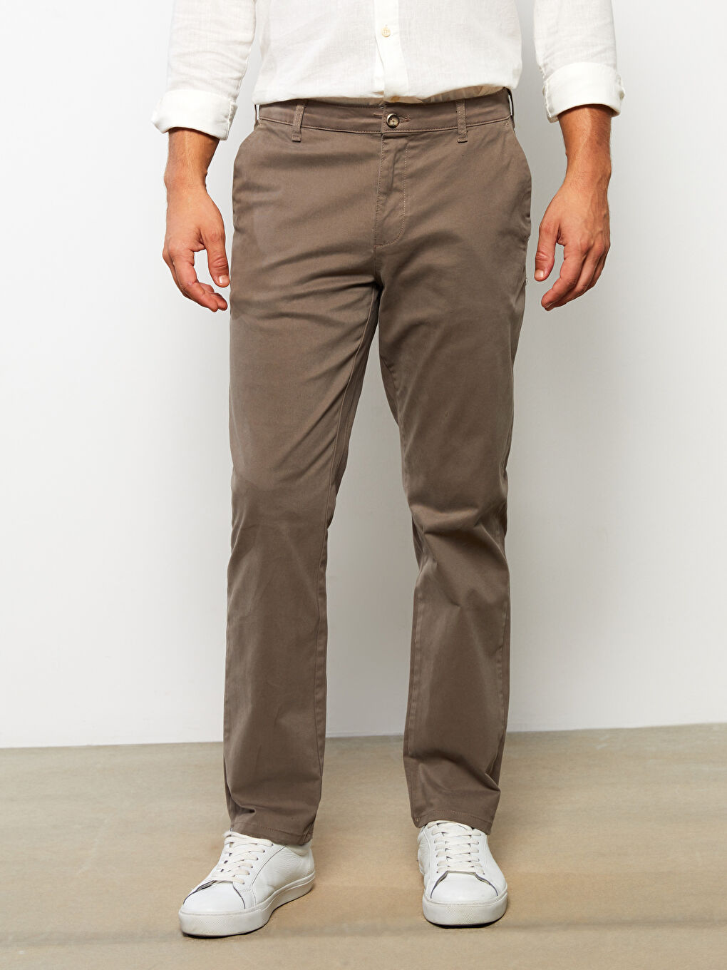 LCWAIKIKI Classic Kahverengi Standart Kalıp Gabardin Erkek Chino Pantolon