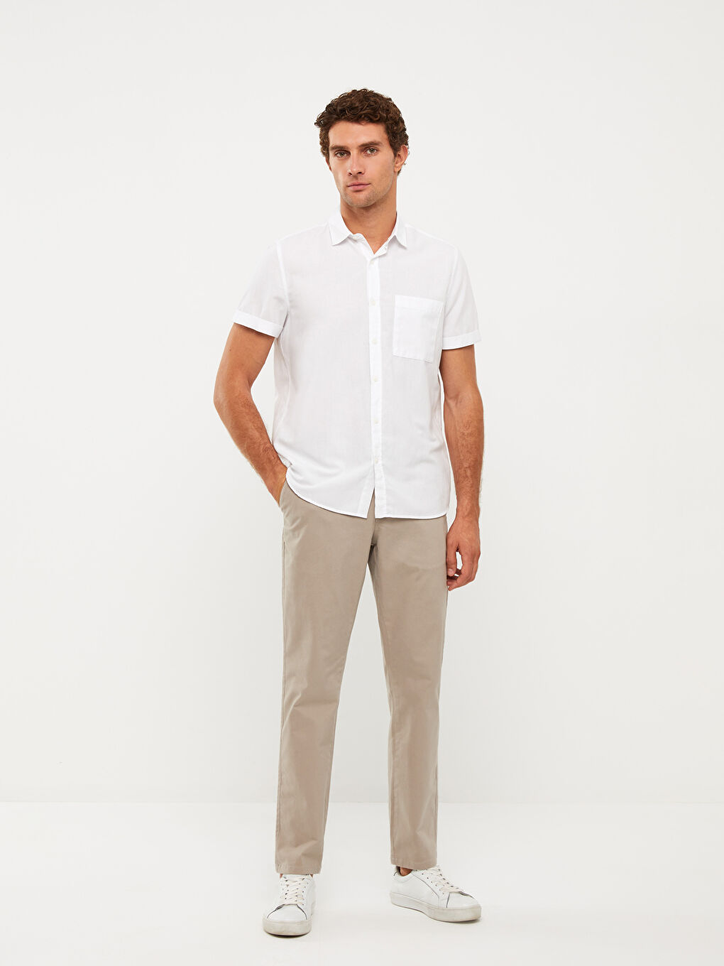 LCWAIKIKI Classic Bej Standart Kalıp Gabardin Erkek Chino Pantolon - 1