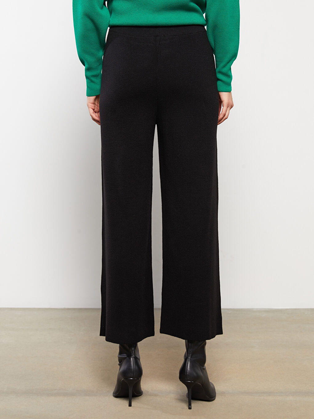 Женские трикотажные брюки с эластичным поясом и однотонным дизайном-3