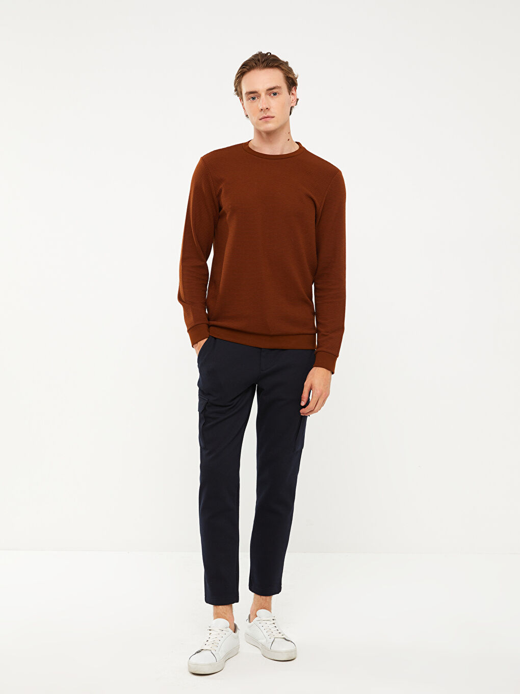 Ерлерге арналған ұзын жеңді дөңгелек жағалы свитшот