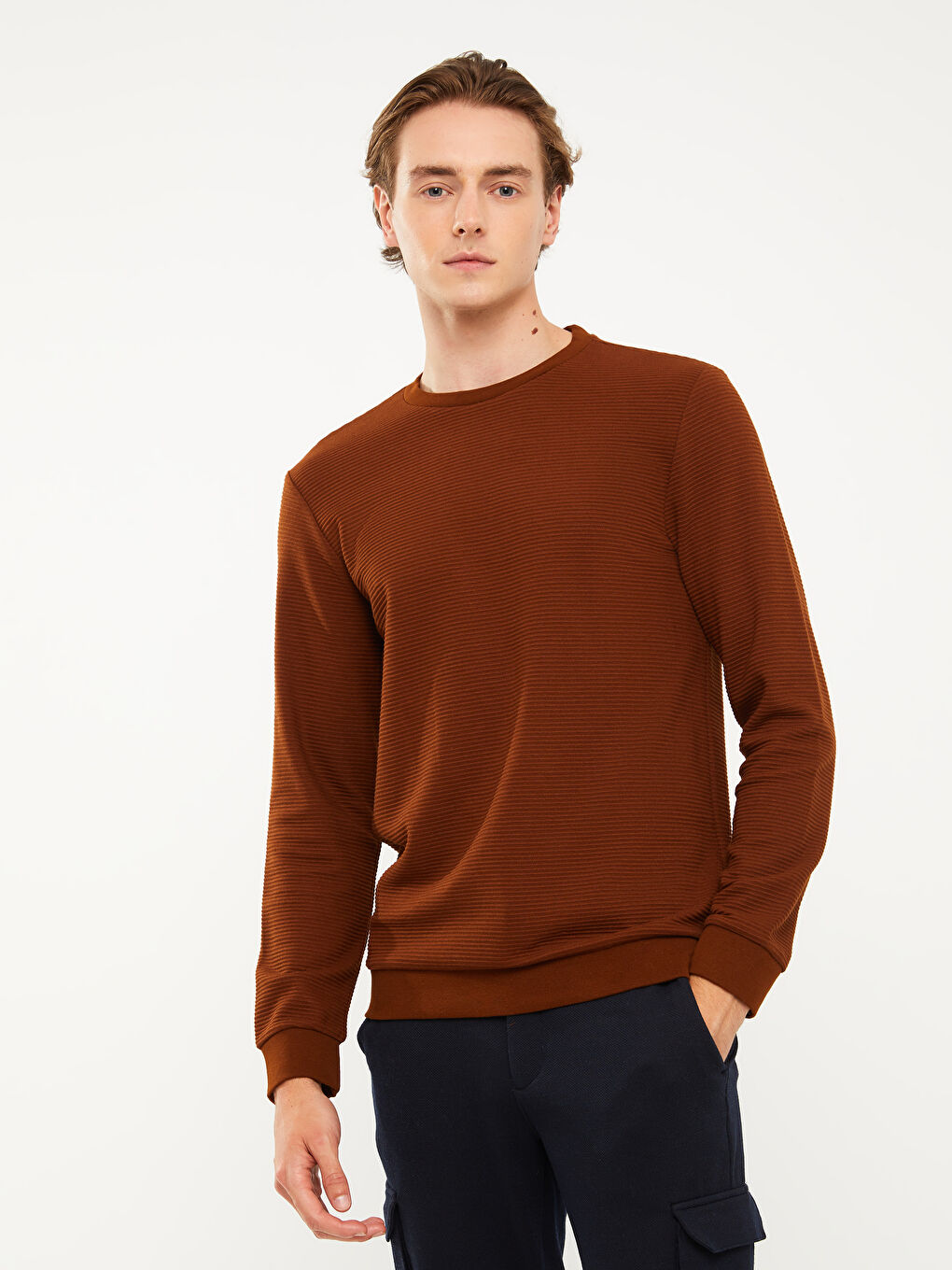 Ерлерге арналған ұзын жеңді дөңгелек жағалы свитшот-1