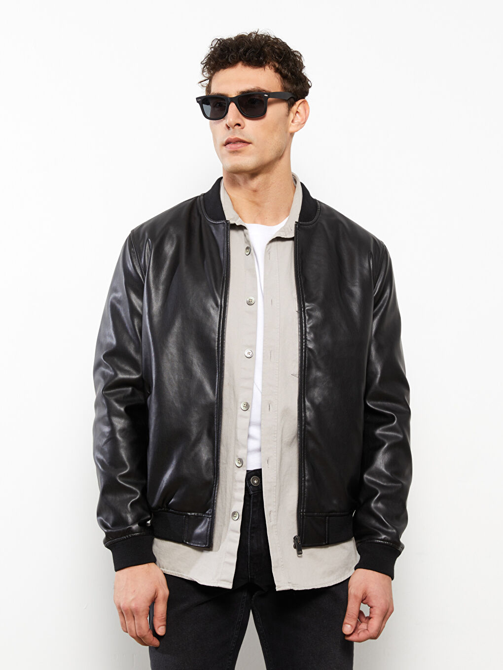 Siyah Standart Kalıp Kolej Yaka Erkek Deri Görünümlü Mont-1