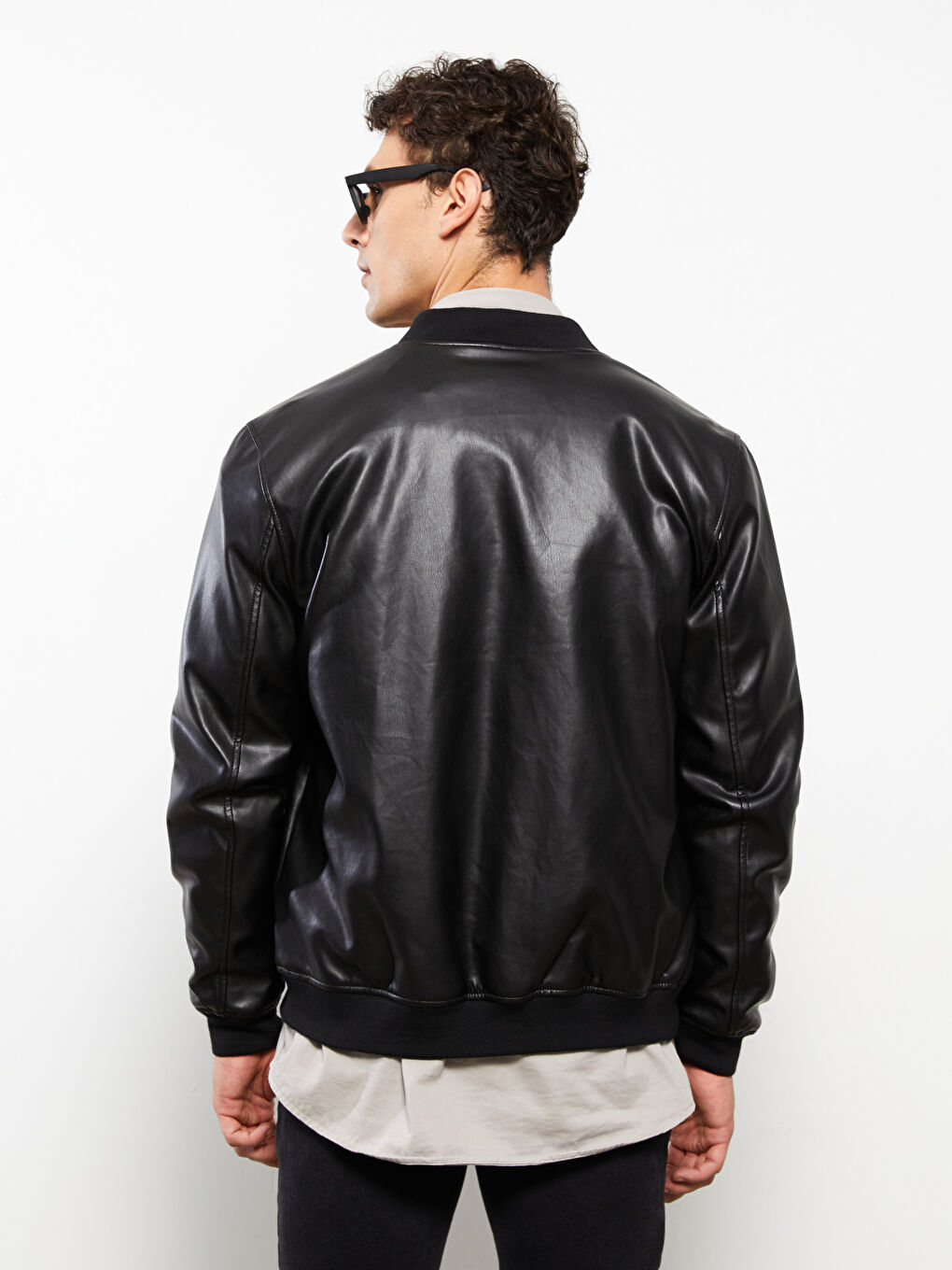 Siyah Standart Kalıp Kolej Yaka Erkek Deri Görünümlü Mont-4