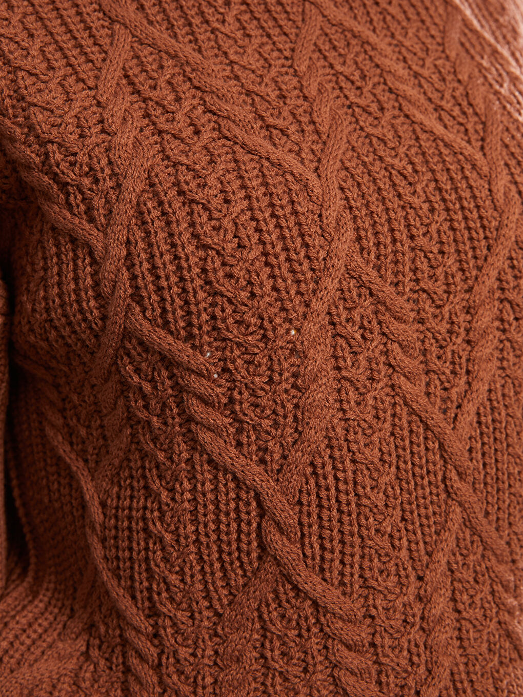 بلوفر تريكو حريمي بكم طويل بنصف ياقة مدورة ونقشة ذاتية-3