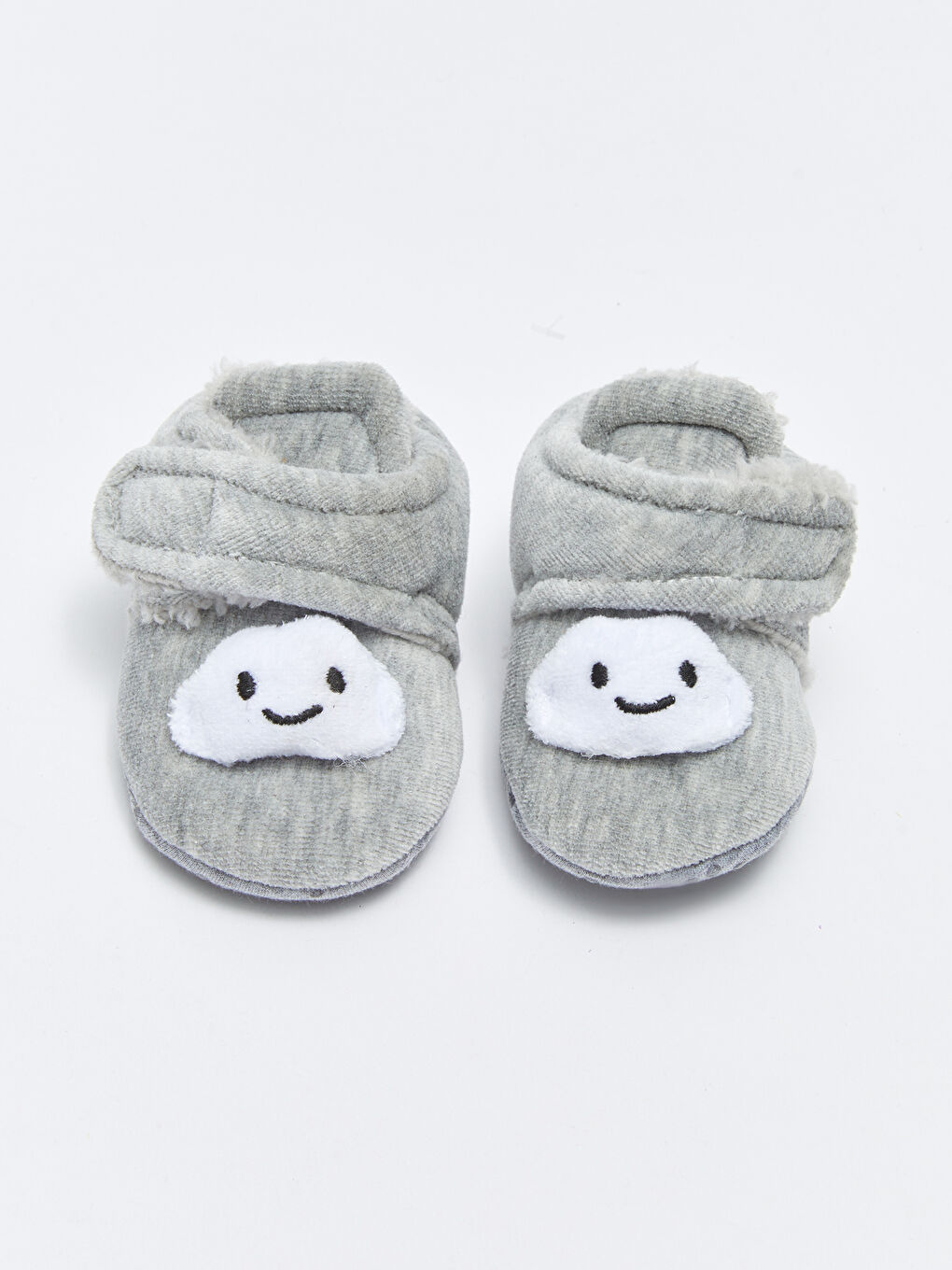 Gri 3D Aplike Detaylı Cırt Cırtlı Erkek Bebek Yürüme Öncesi Ev Ayakkabısı-2