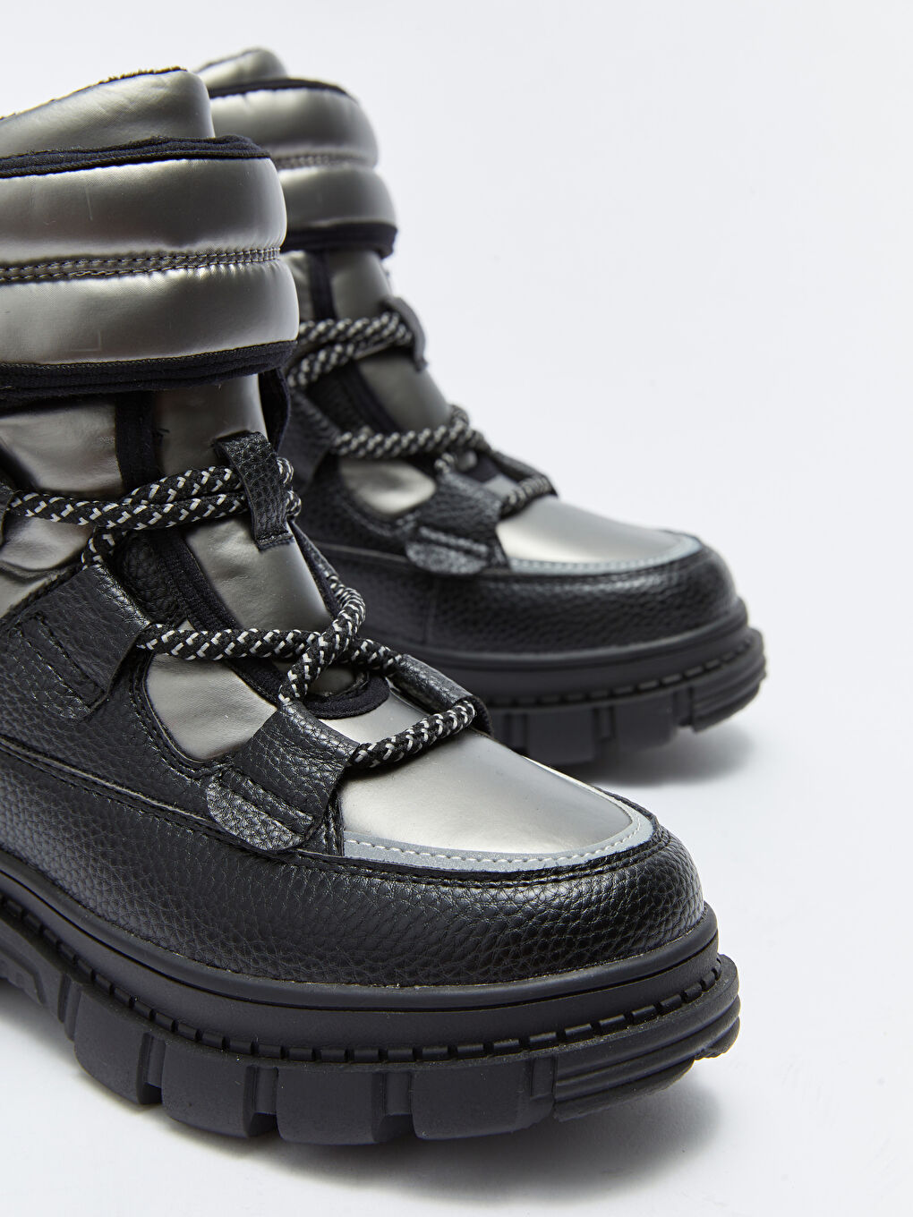 LCW STEPS Mädchen Schneestiefel mit Lederoptik Schnürsenkel und Klettverschluss -W22595Z4-HUC