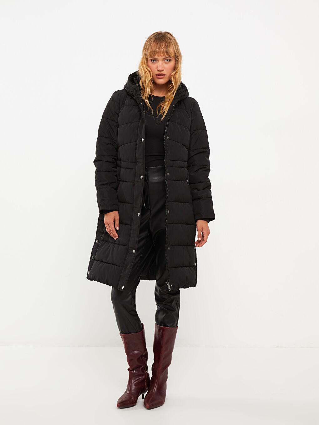 Әйелдерге арналған капюшонды өрнексіз пуховик пальто