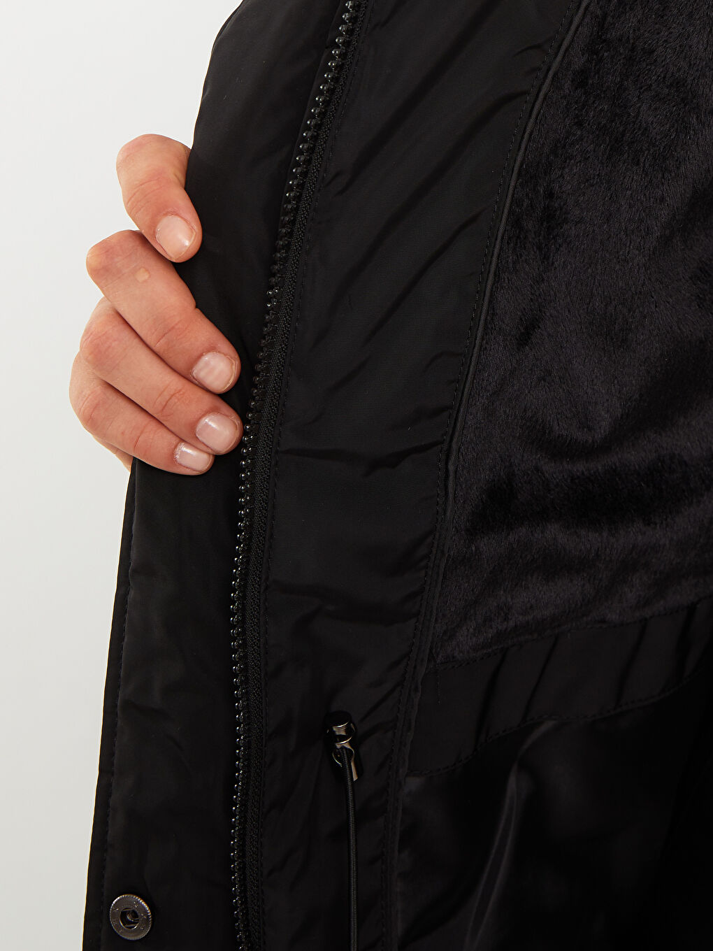 Әйелдерге арналған капюшонды өрнексіз пуховик пальто-4