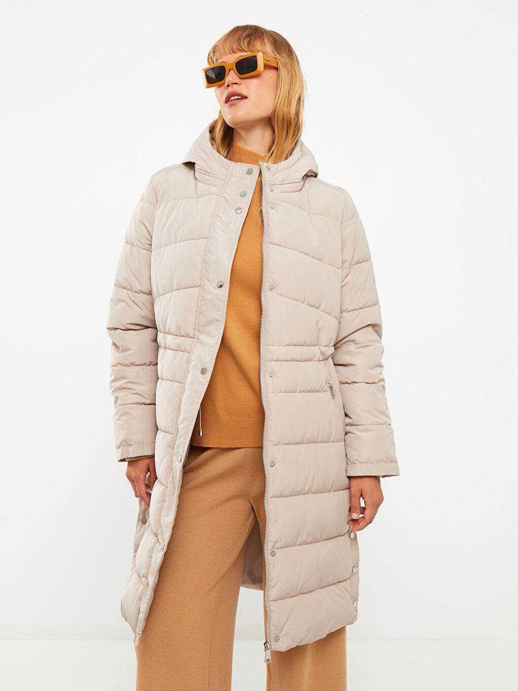 Geaca Matlasată Simplu cu Glugă pentru Femei