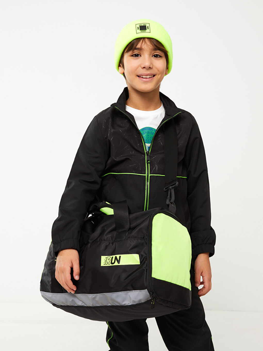 Siyah Renk Bloklu Erkek Çocuk Spor Çantası