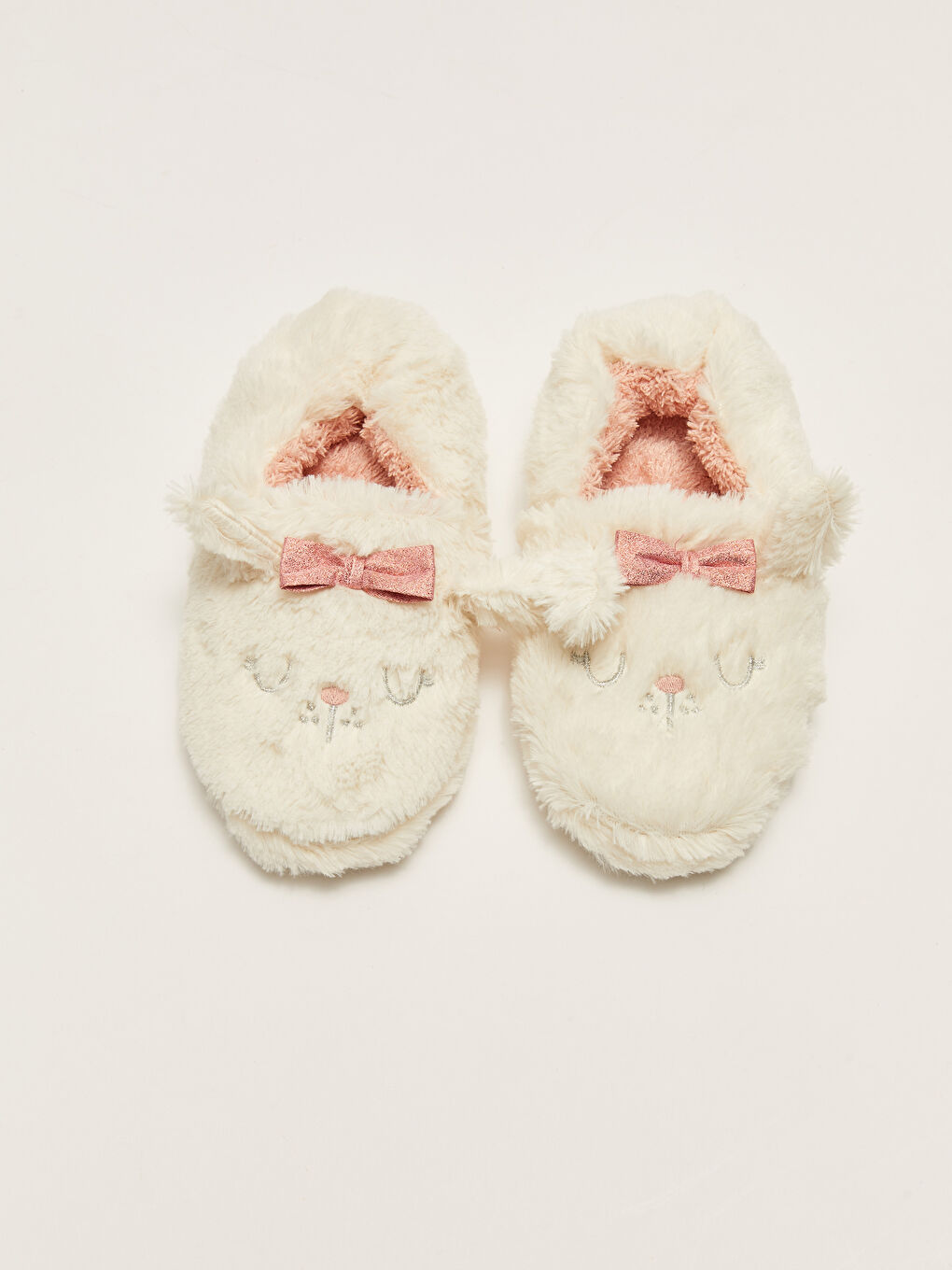 LCW STEPS 3D Applique Detailed Embroidered Girls' Slippers -W22646Z4-DCS