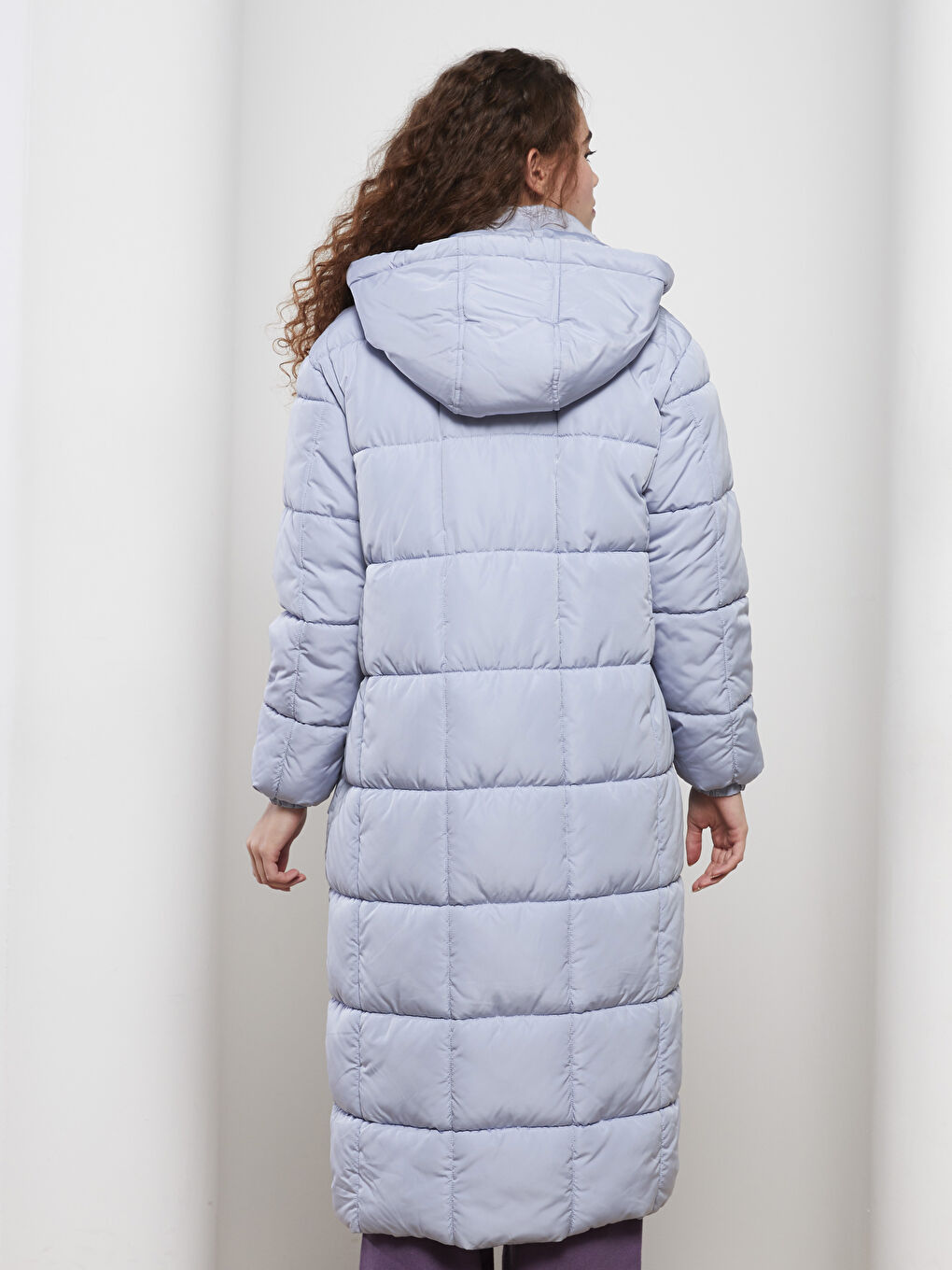 Стёганый пуховик с капюшоном для женщин-5