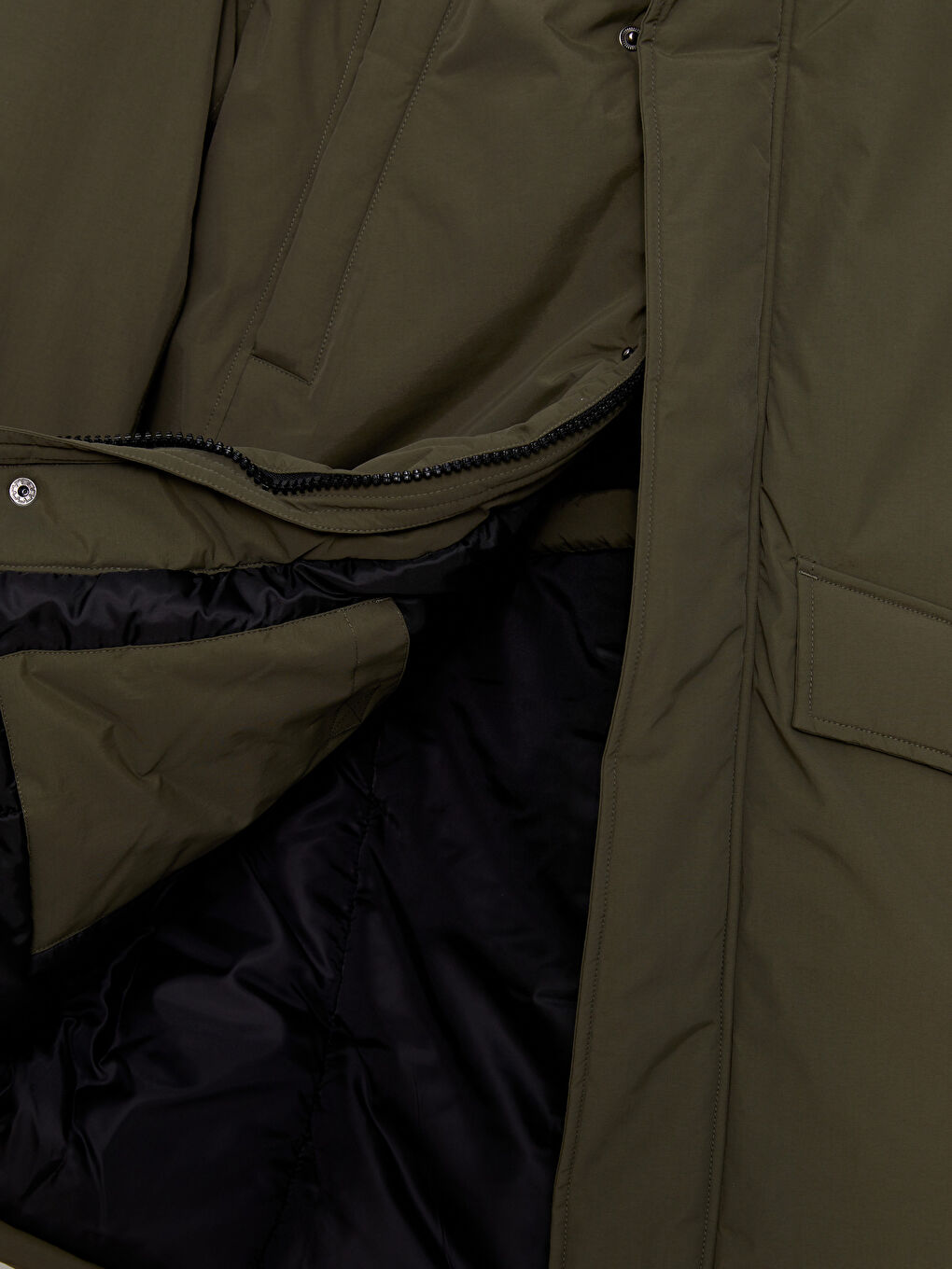 LCW Casual Standardni Jednostavni Debeli Muški Parka Sa Kapuljačom -W22722Z8-HCZ