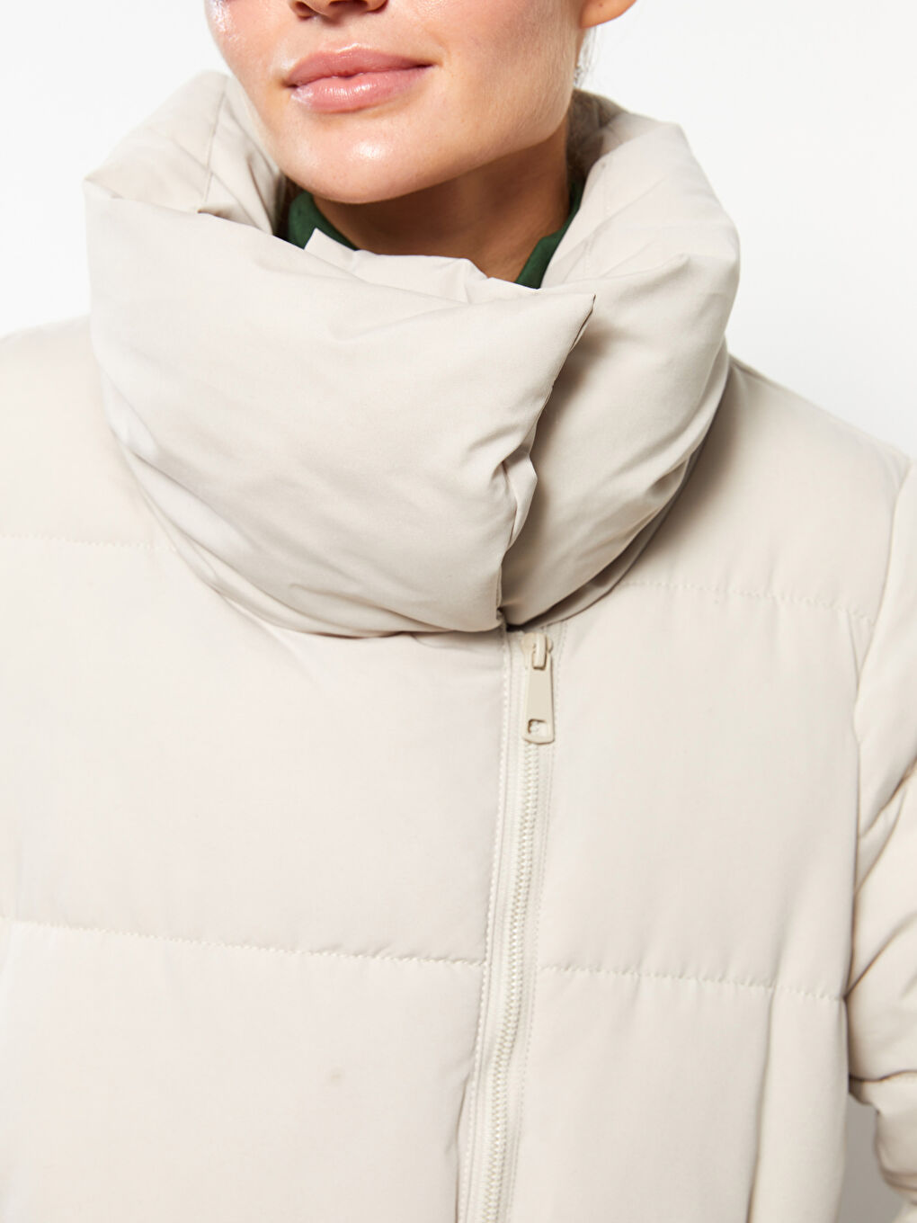 ياقة قمع كم طويل عادي معطف منتفخ للسيدات-4