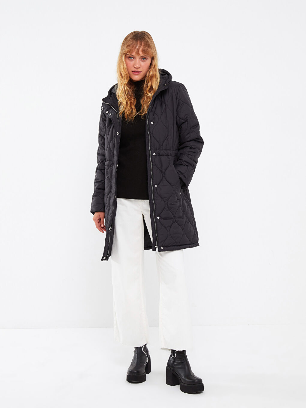 Geacă Matlasată cu Glugă pentru Femei