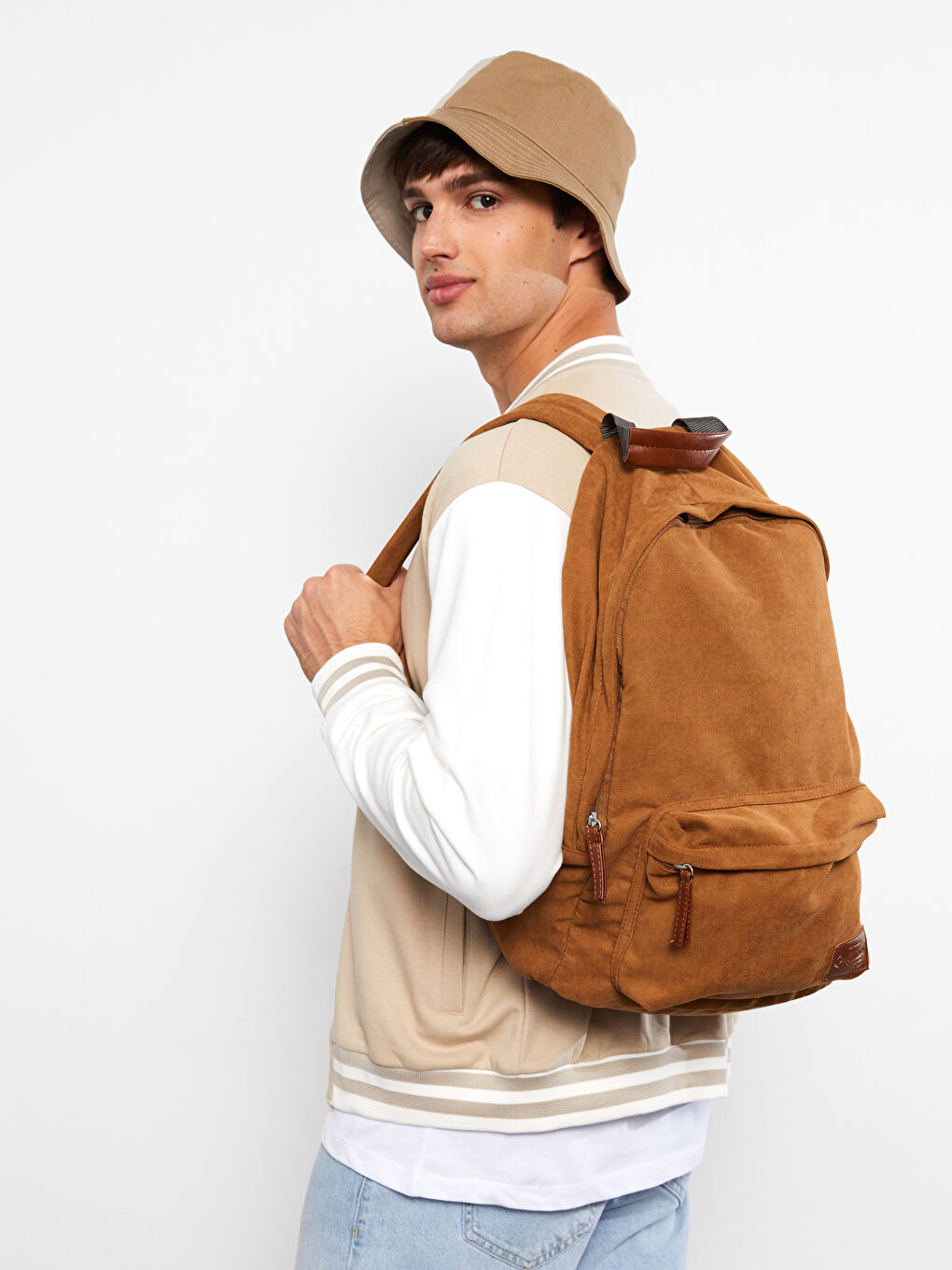 Kahverengi Etiket Baskılı Erkek Sırt Çantası