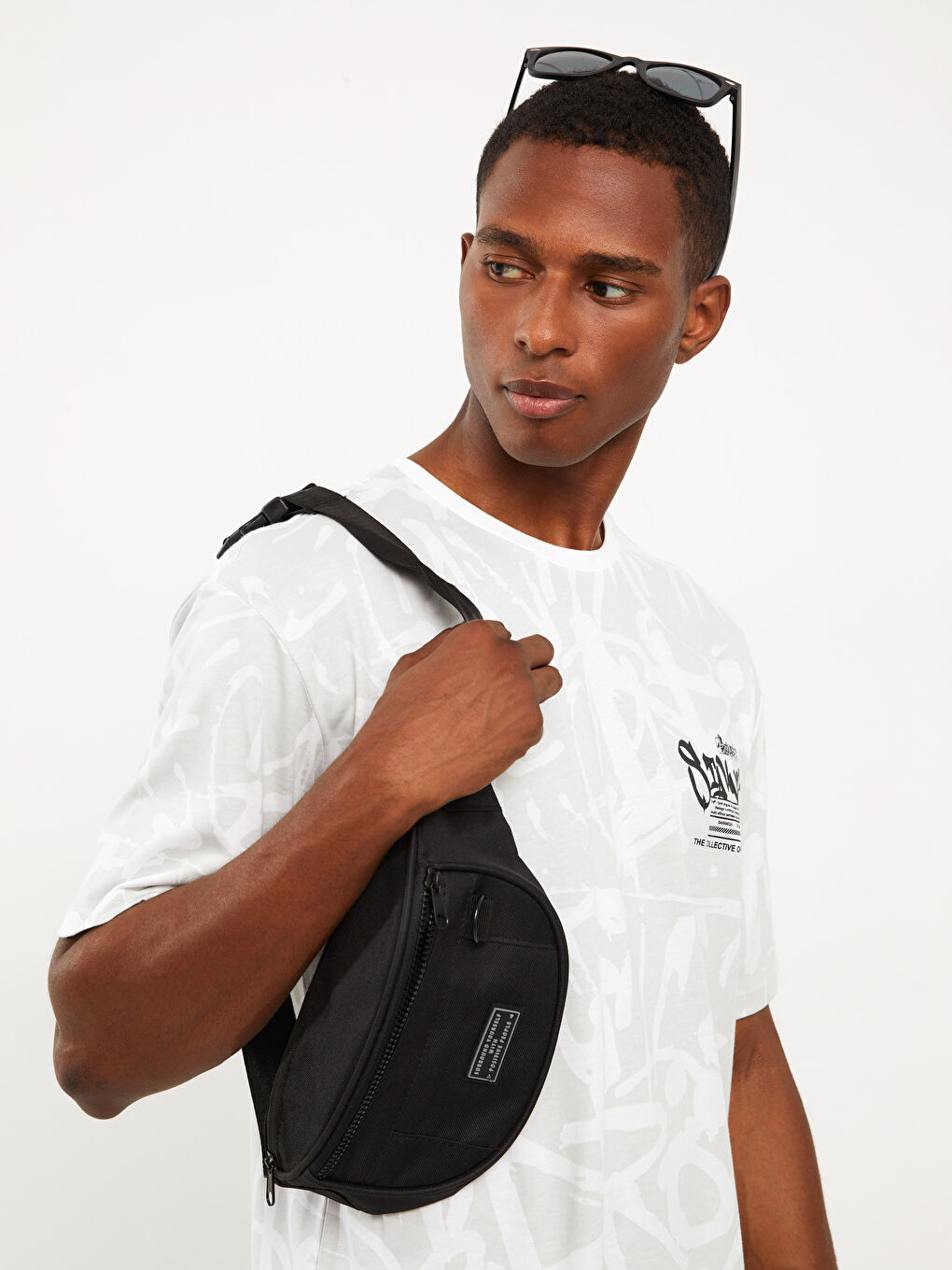 Label Detailed Men's Waist Bag -W22969Z8-HUC - LC Waikiki