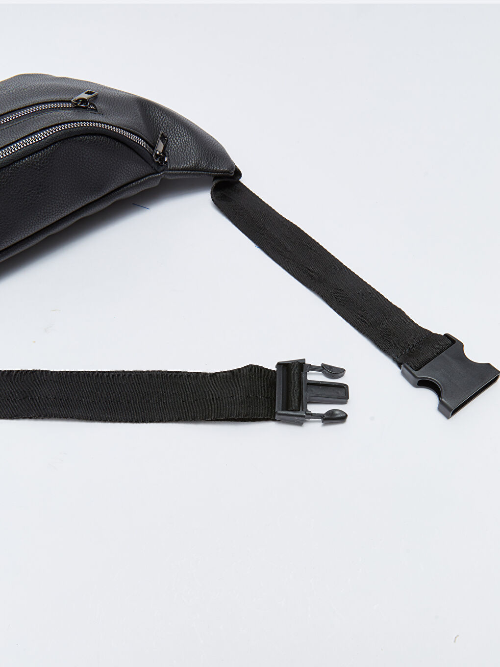 Siyah Deri Görünümlü Erkek Bel Çantası-4