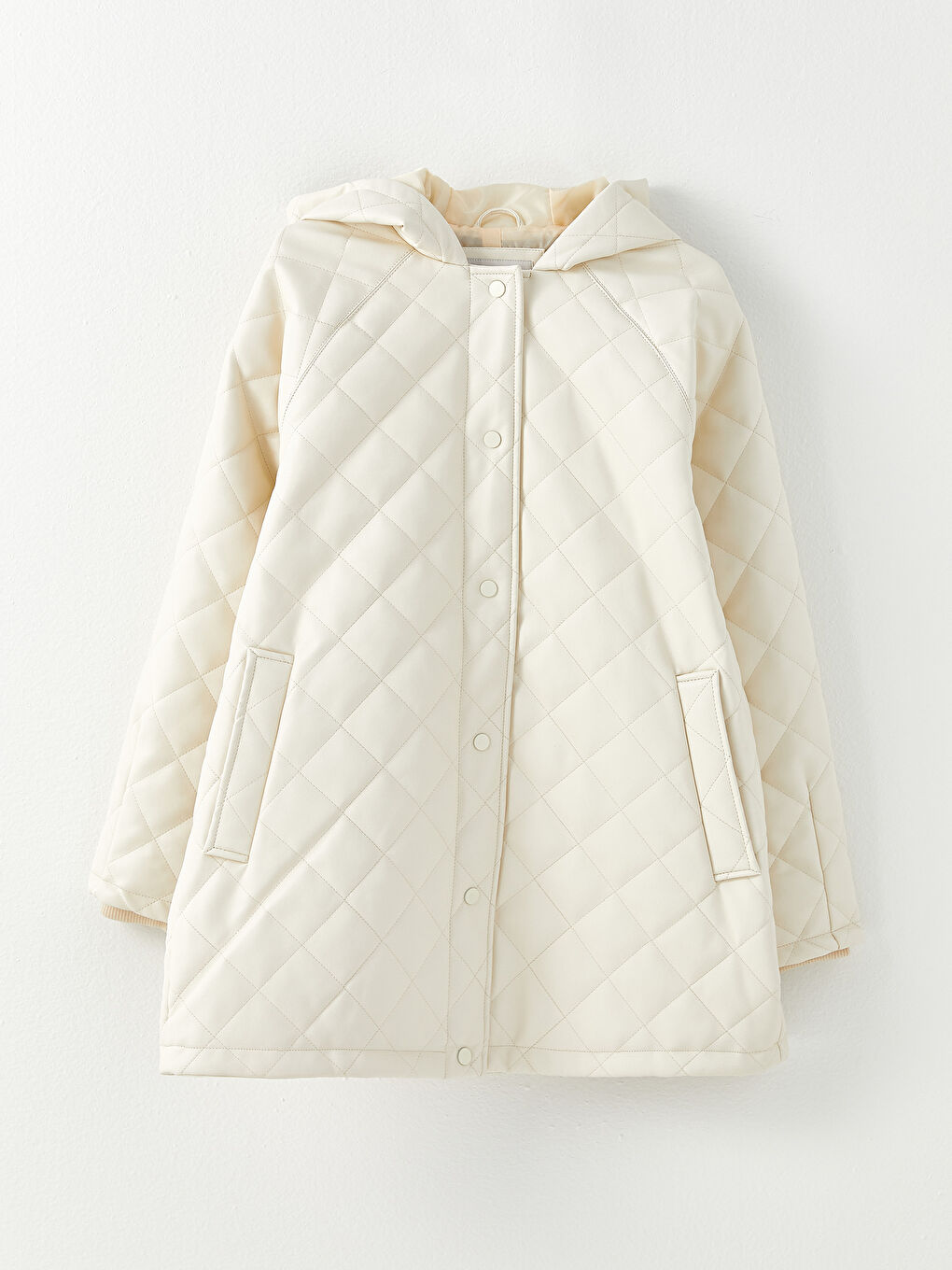 Bej Kapüşonlu Kapitone Desenli Uzun Kollu Kadın Deri Görünümlü Mont-7