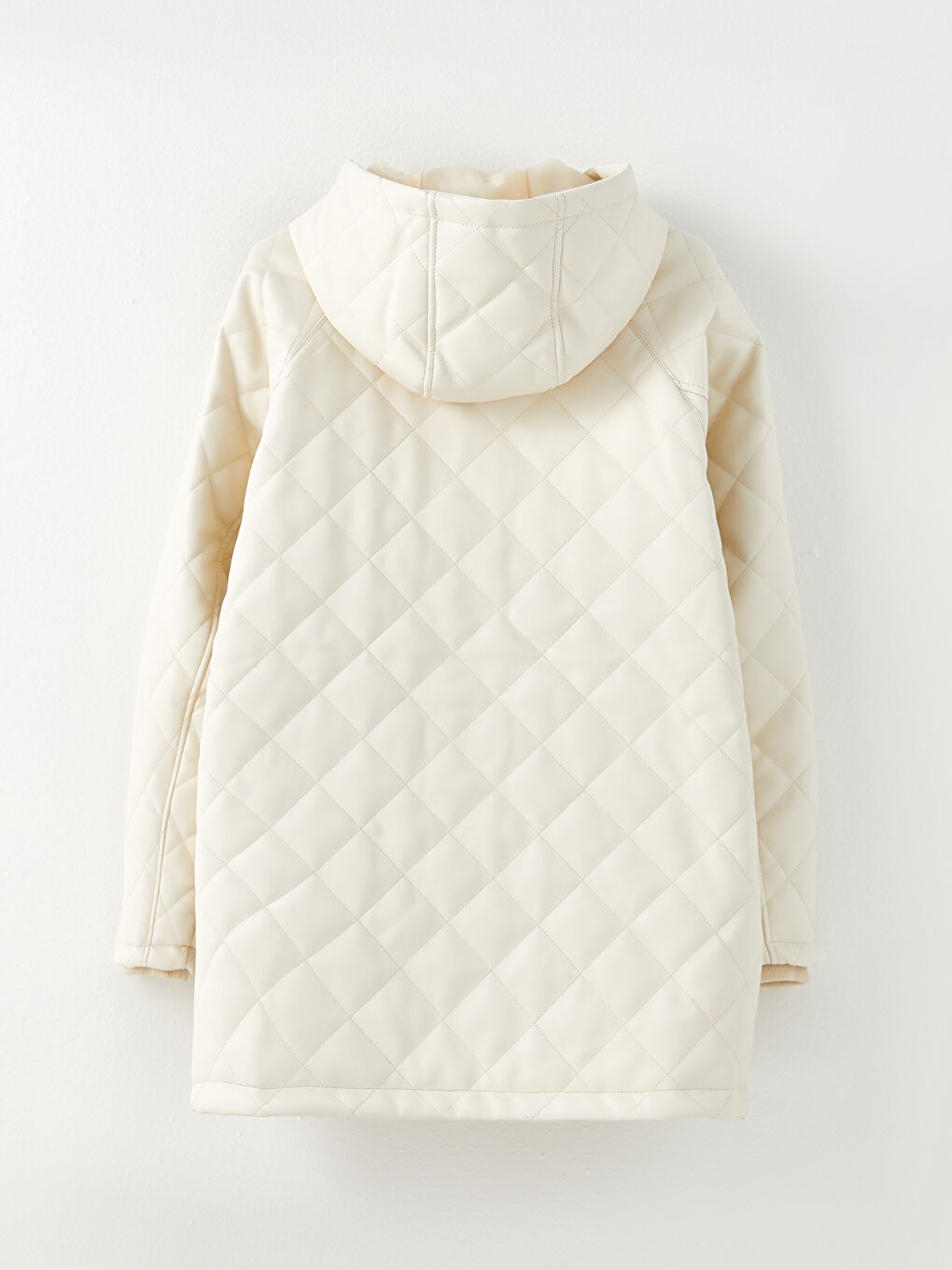 Bej Kapüşonlu Kapitone Desenli Uzun Kollu Kadın Deri Görünümlü Mont-8