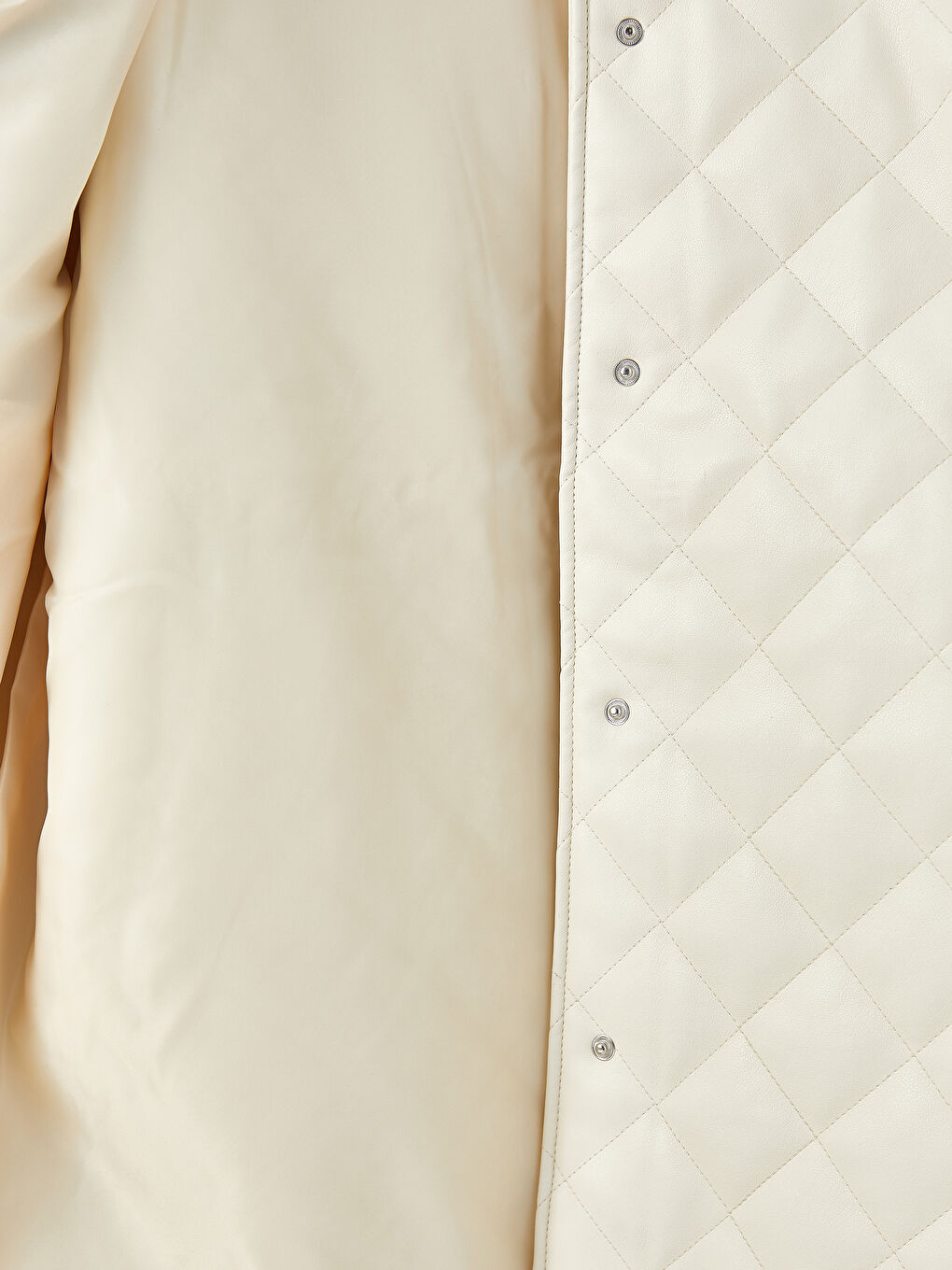 Bej Kapüşonlu Kapitone Desenli Uzun Kollu Kadın Deri Görünümlü Mont-9