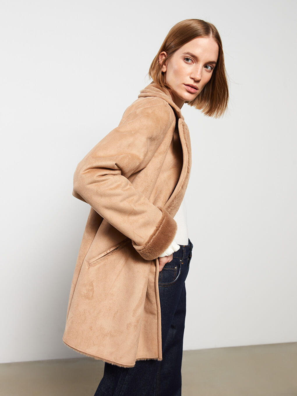Bej Ceket Yaka Düz Uzun Kollu Kadın Süet Mont