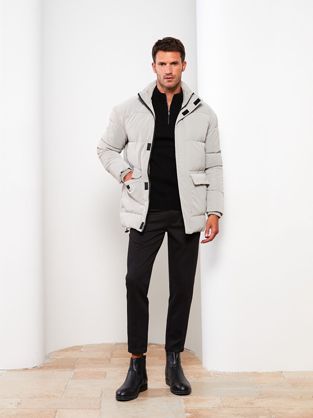 Geacă Matlasată Standard Fit cu Guler Tip Pâlnie pentru Bărbați