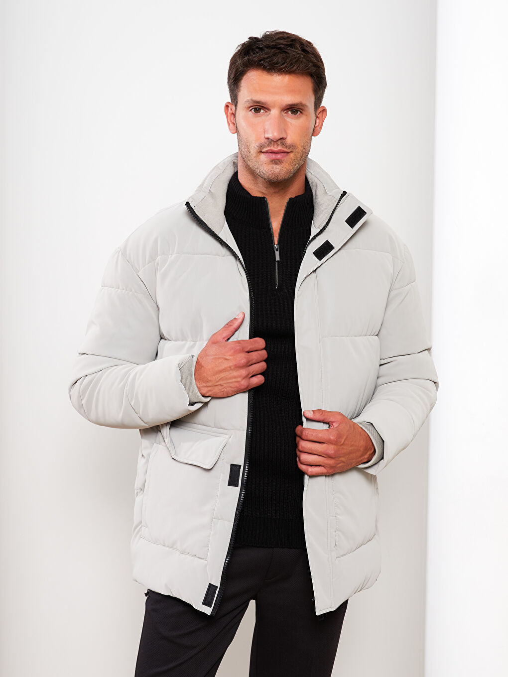 Geacă Matlasată Standard Fit cu Guler Tip Pâlnie pentru Bărbați-1