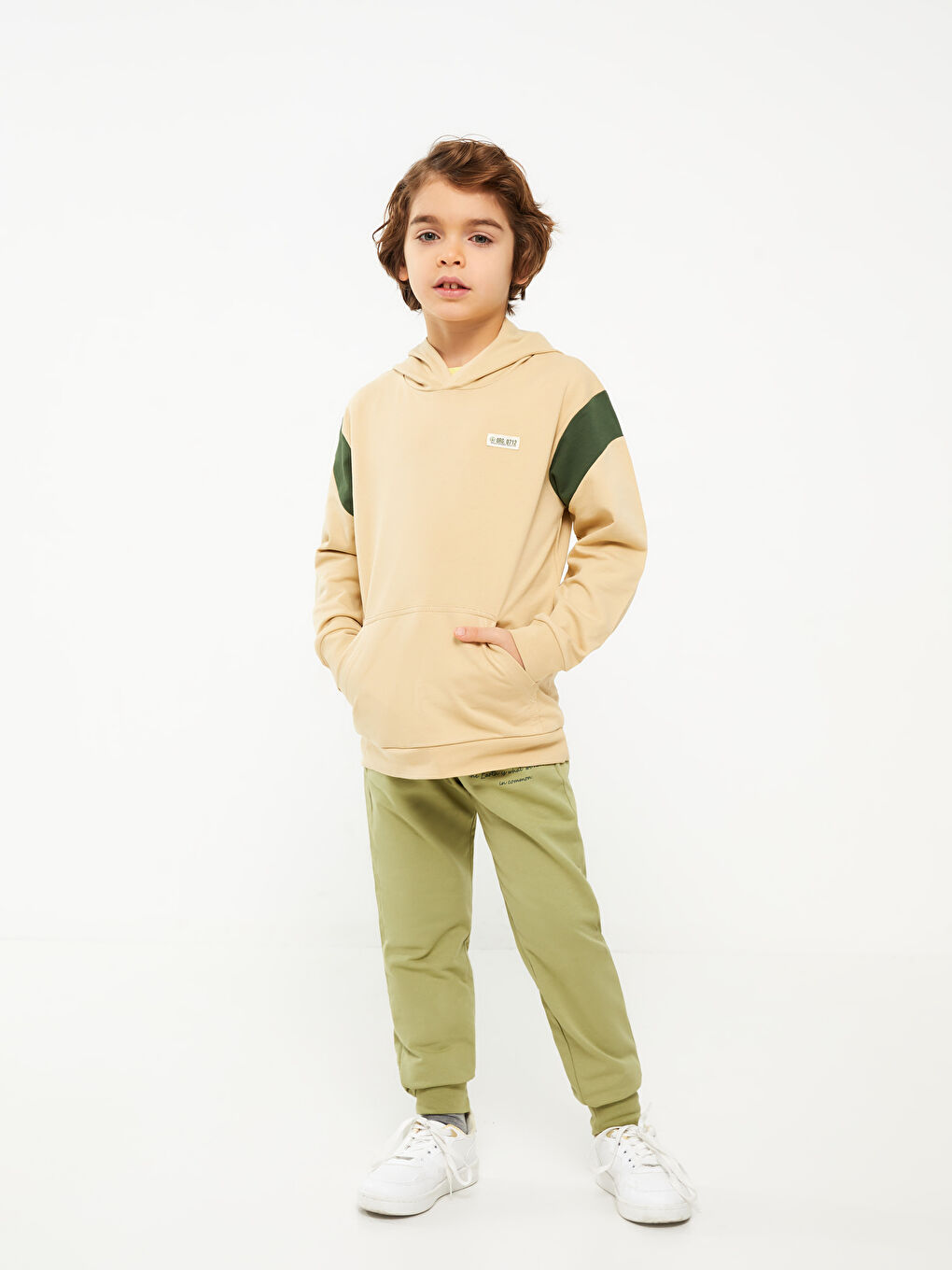 LCW Kids Yeşil Beli Lastikli Baskılı Erkek Çocuk Jogger Eşofman Altı - 1