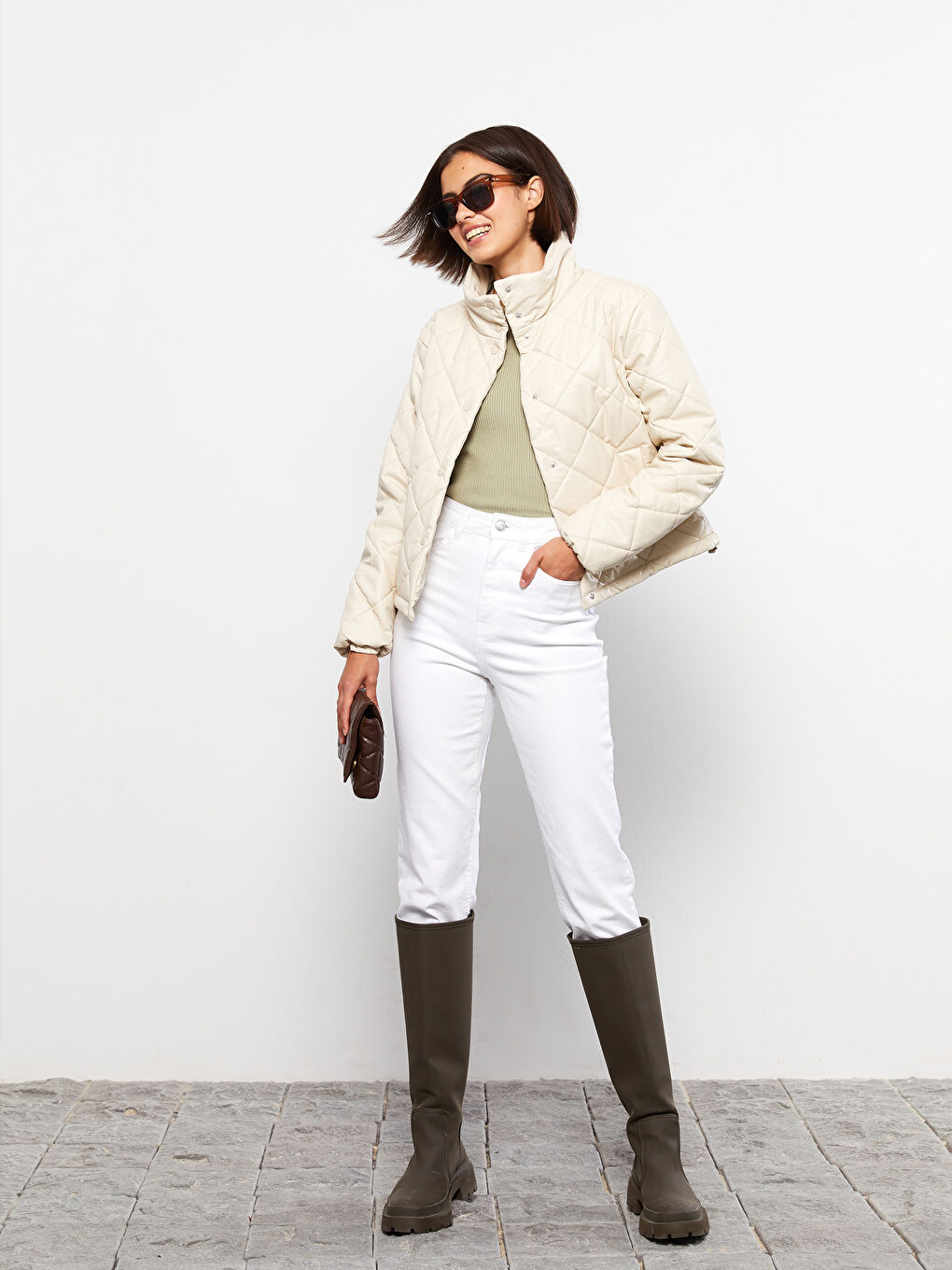 Bej Dik Yaka Kapitone Desenli Uzun Kollu Kadın Şişme Mont