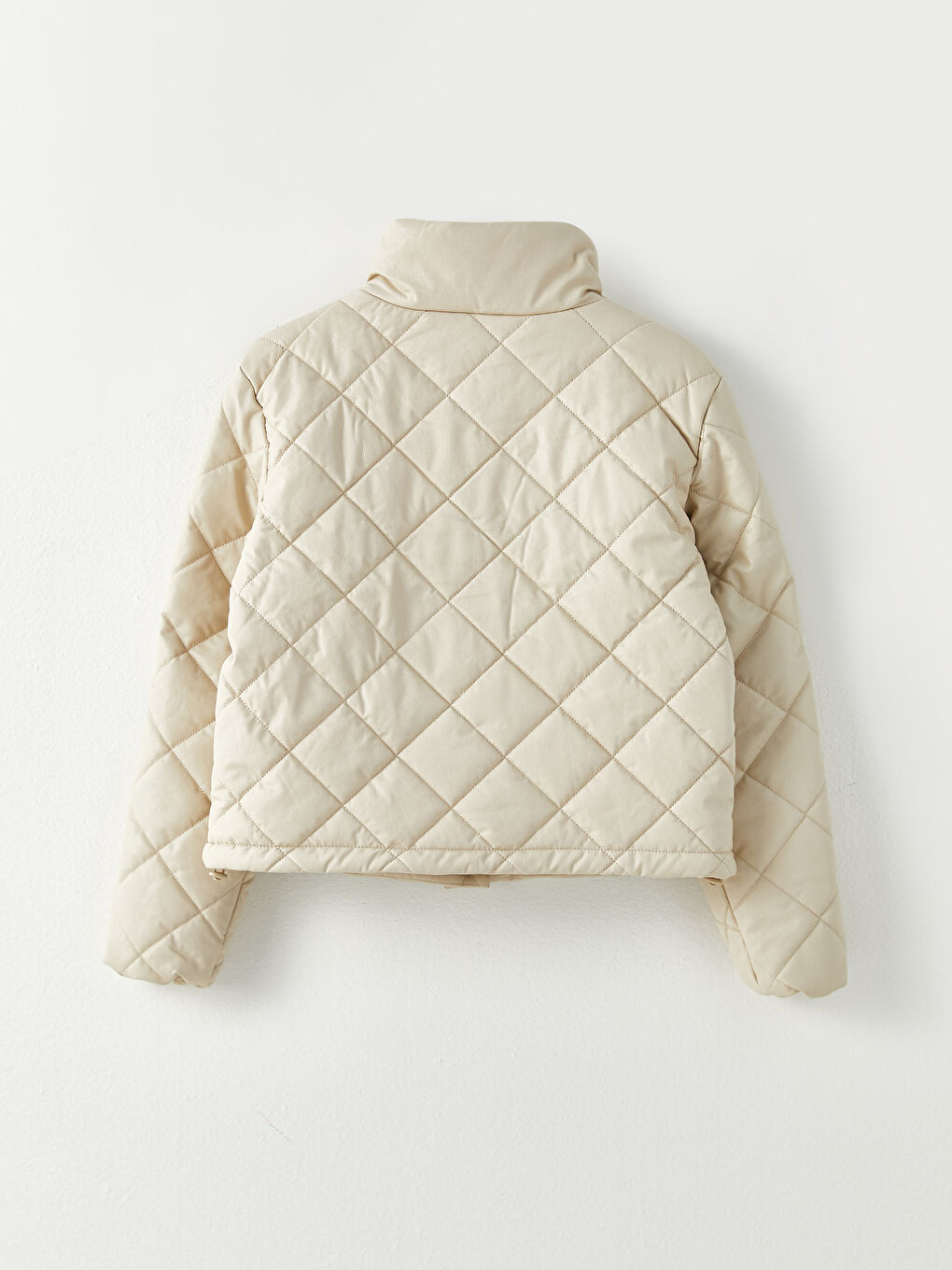 Bej Dik Yaka Kapitone Desenli Uzun Kollu Kadın Şişme Mont-7