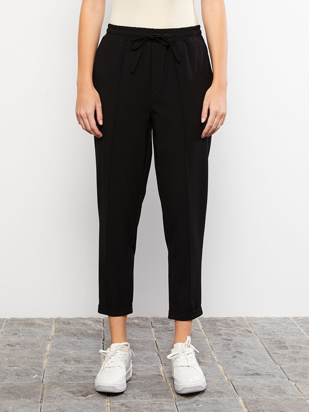 Siyah Kadın Beli Lastikli Düz Pantolon-2