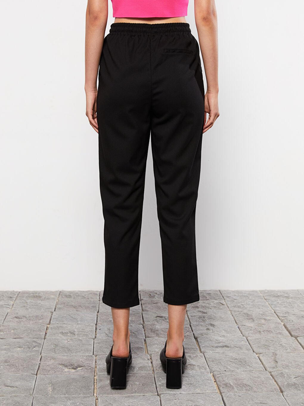 Siyah Kadın Beli Lastikli Düz Pantolon-3