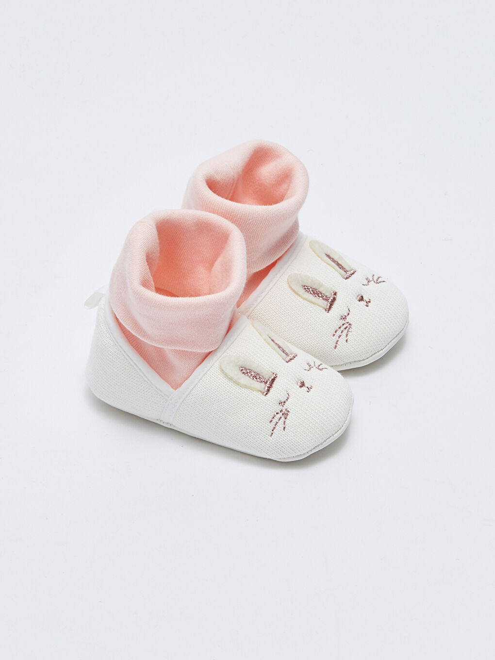Ekru Nakışlı Çoraplı Kız Bebek Yürüme Öncesi Ayakkabı