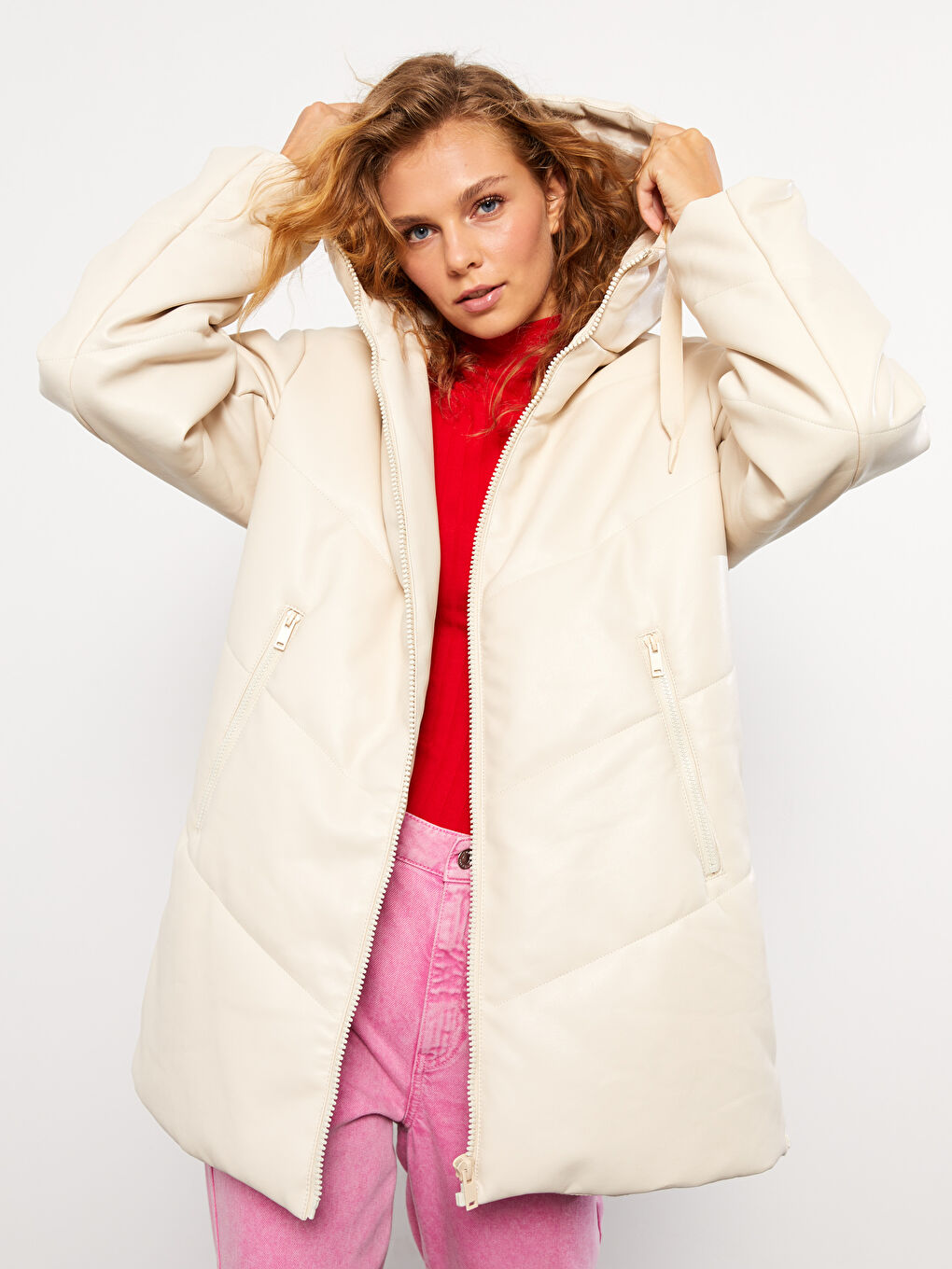 Bej Kadın Kapüşonlu Düz Şişme Mont