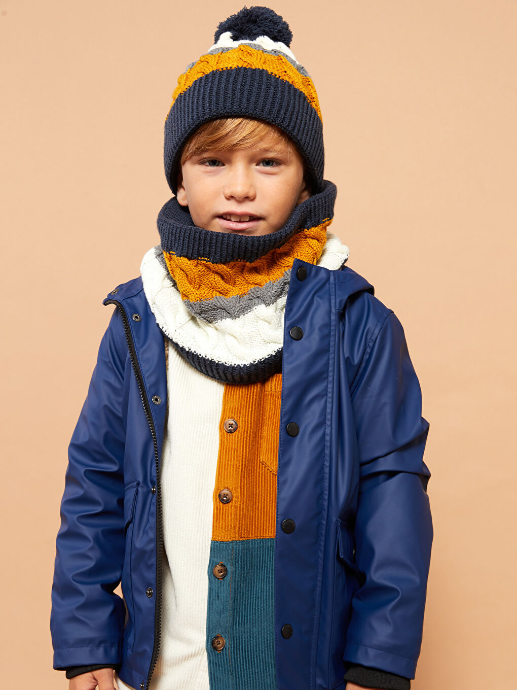Базовое пальто для мальчика с капюшоном-3