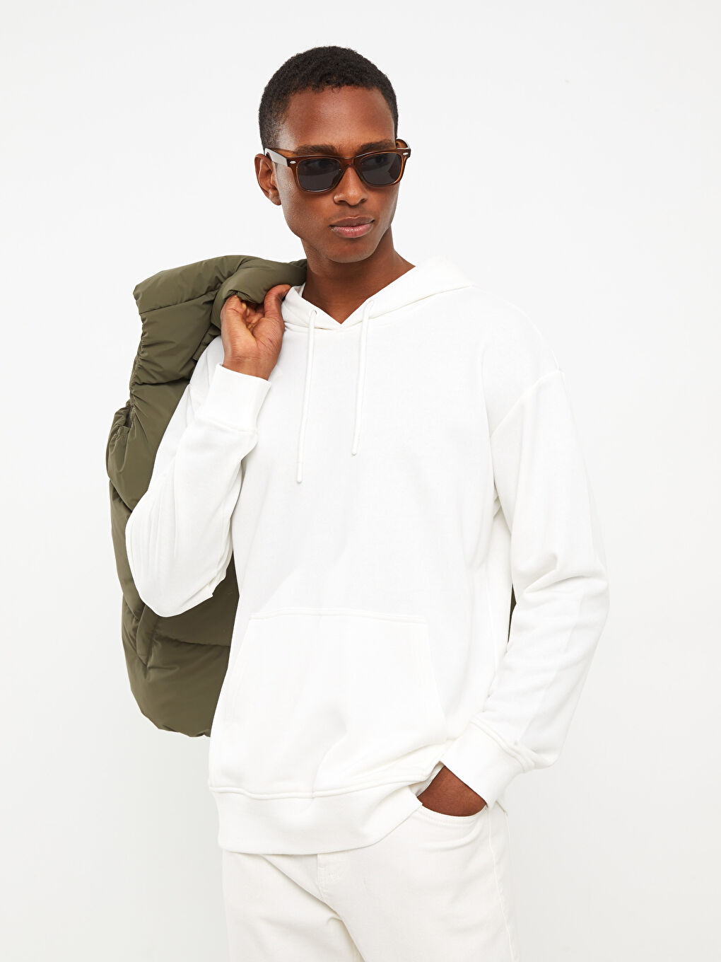 Базовая Мужская Толстовка с Капюшоном и Длинным Рукавом-1