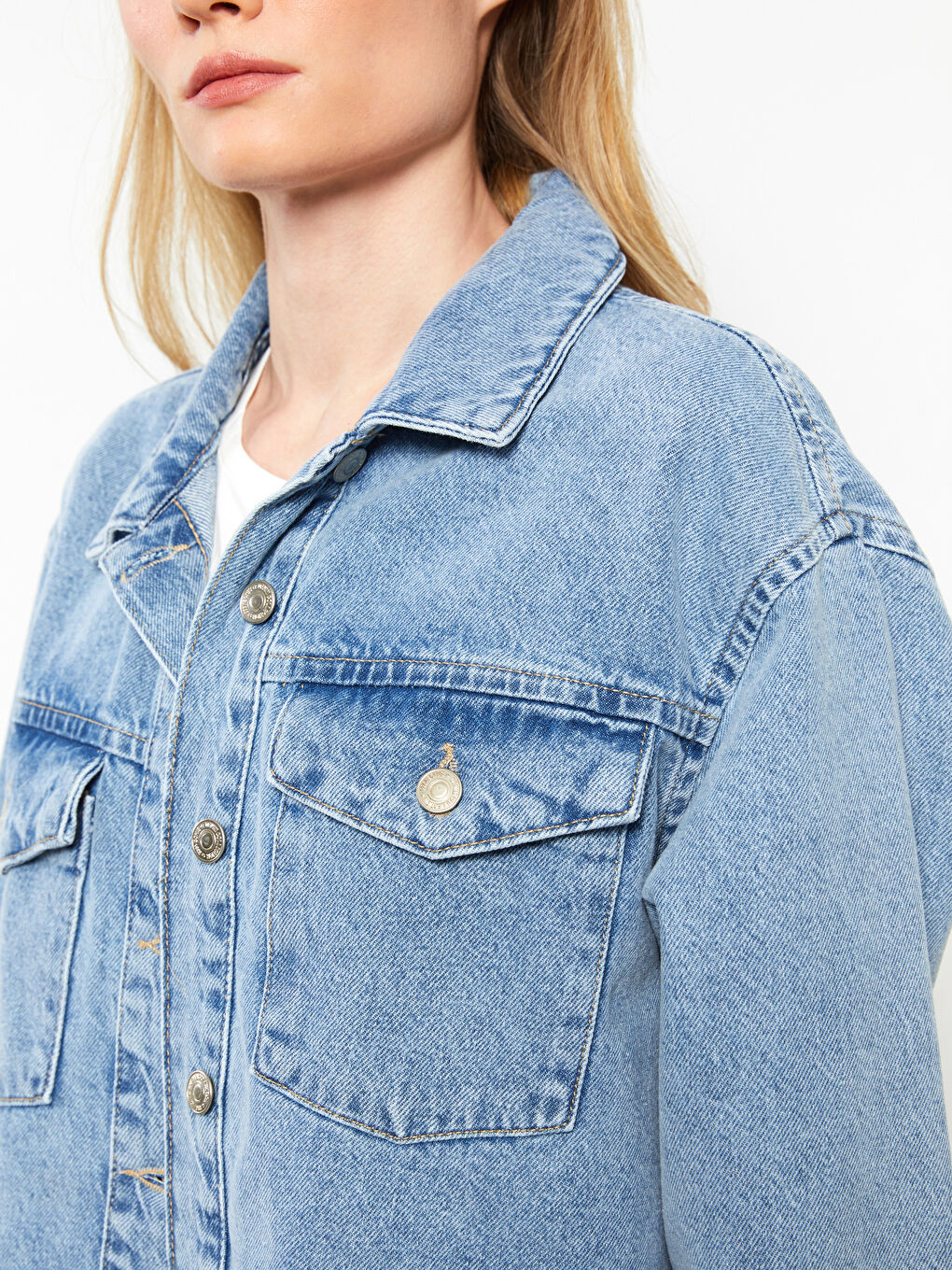 جاكيت جينز بياقة للسيدات-3