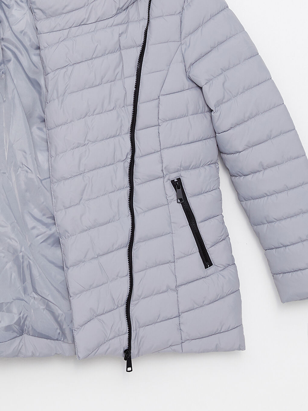 Женский однотонный пуховик с капюшоном-8